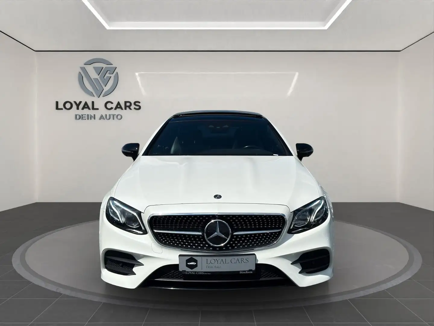 Mercedes-Benz E 300 Coupe*AMG*VOLL*PANO*Wides*360*MBEAM*MEMORY Weiß - 2