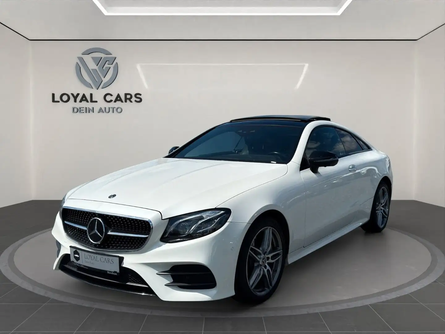 Mercedes-Benz E 300 Coupe*AMG*VOLL*PANO*Wides*360*MBEAM*MEMORY Weiß - 1
