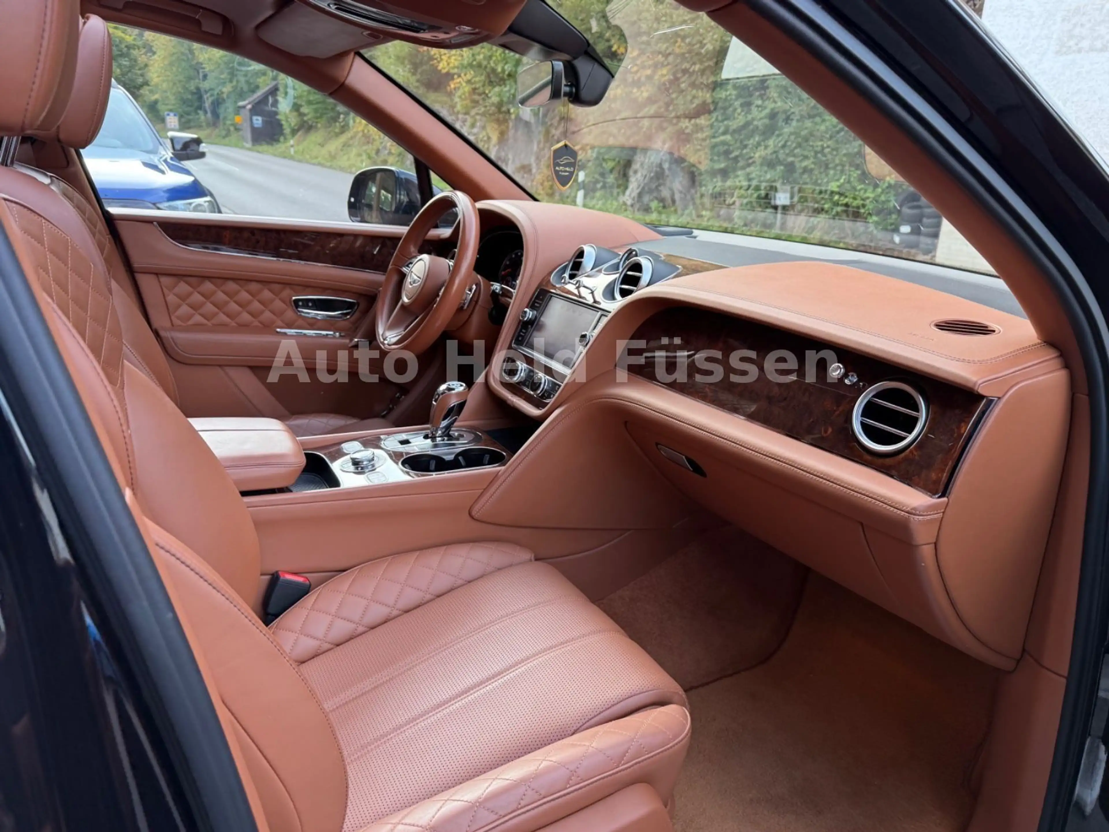 Bentley Bentayga W12 360°Carbon Akrapovic Pano NightvHUD — photo 11