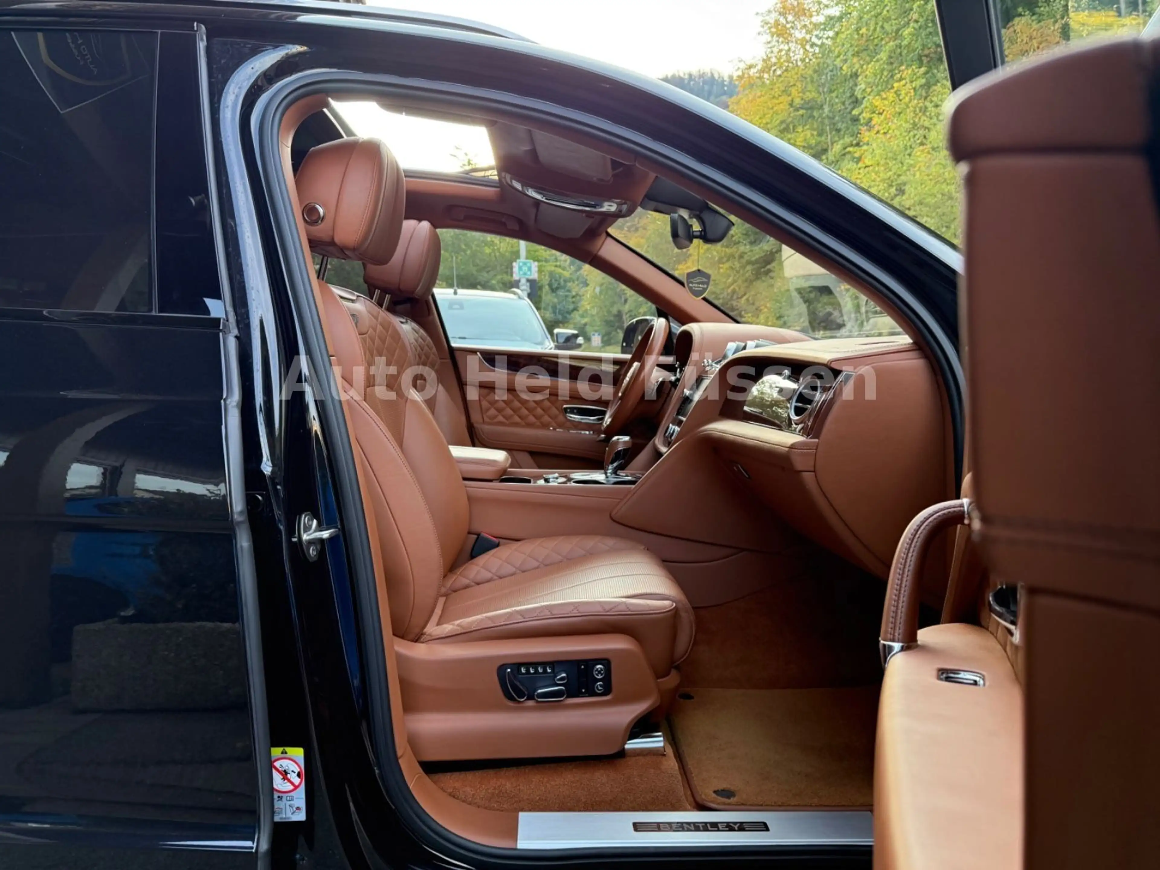 Bentley Bentayga W12 360°Carbon Akrapovic Pano NightvHUD — photo 12