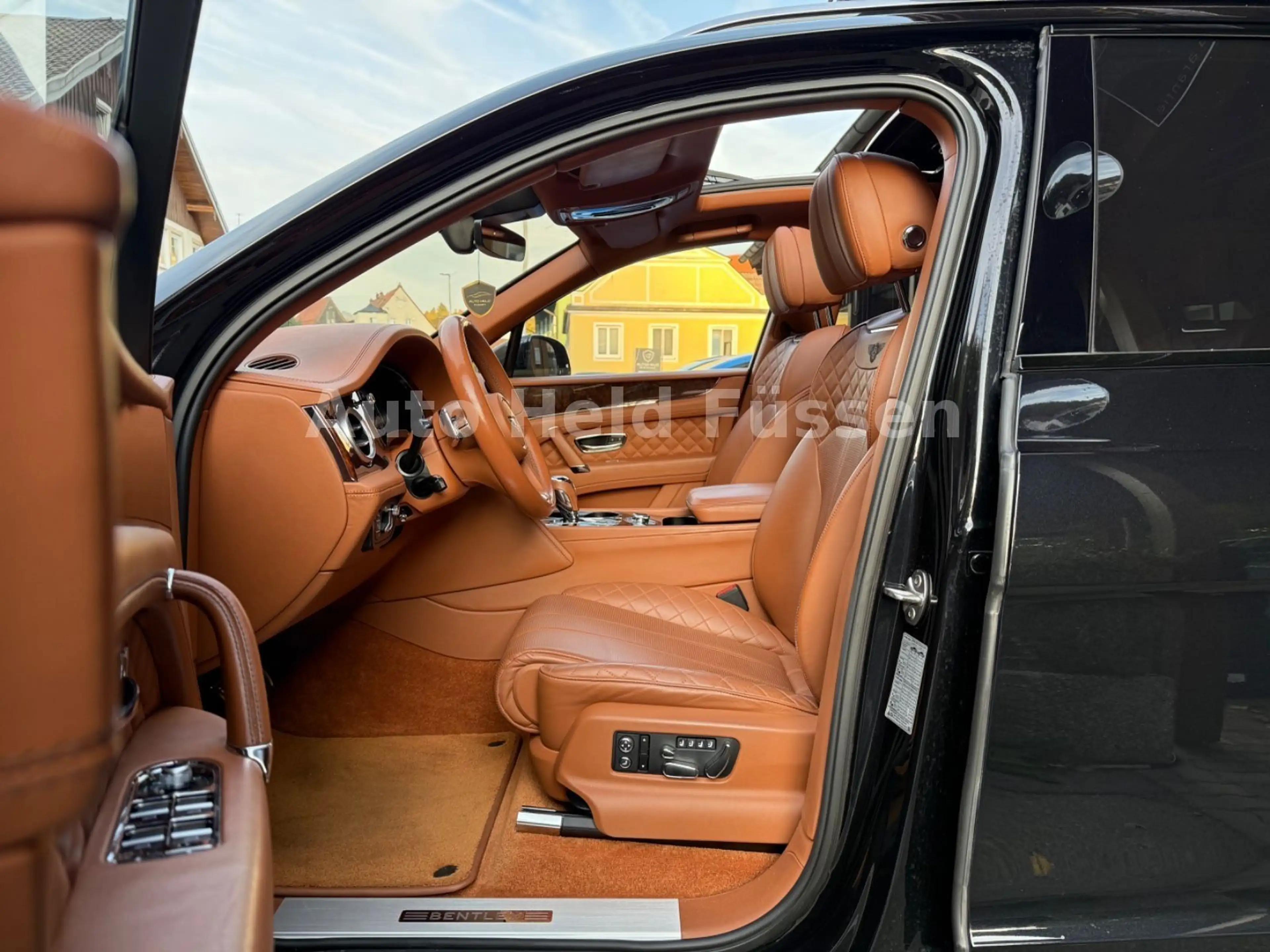 Bentley Bentayga W12 360°Carbon Akrapovic Pano NightvHUD — photo 10