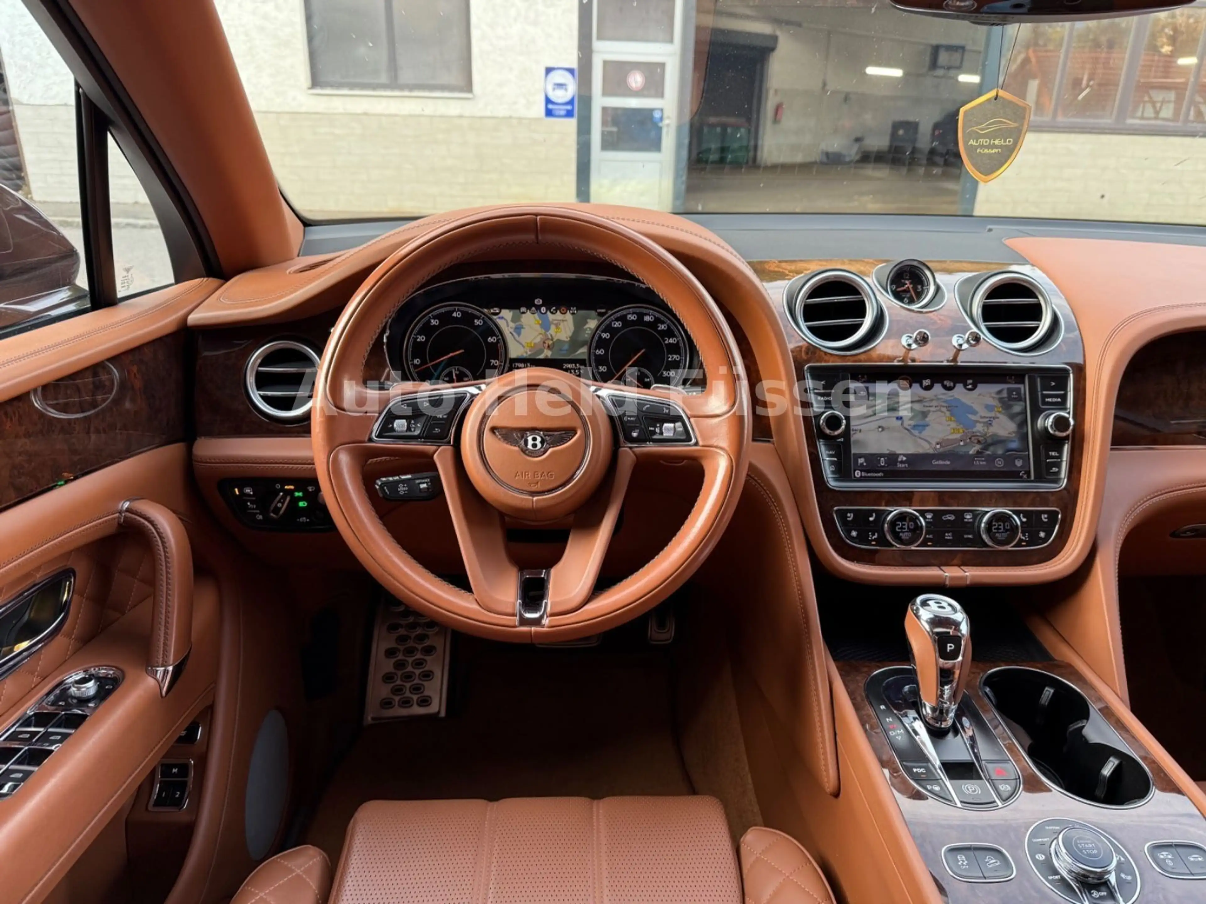 Bentley Bentayga W12 360°Carbon Akrapovic Pano NightvHUD — photo 9
