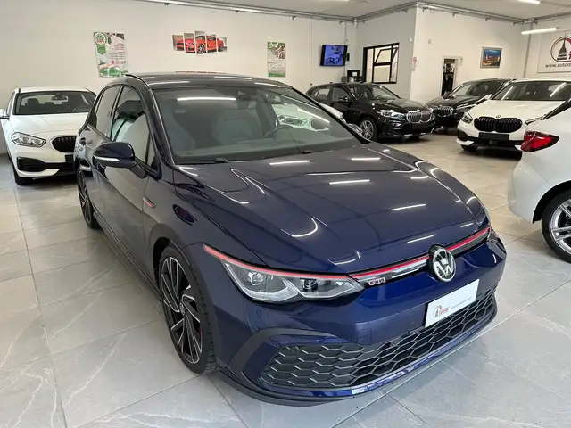 Volkswagen Golf view 3