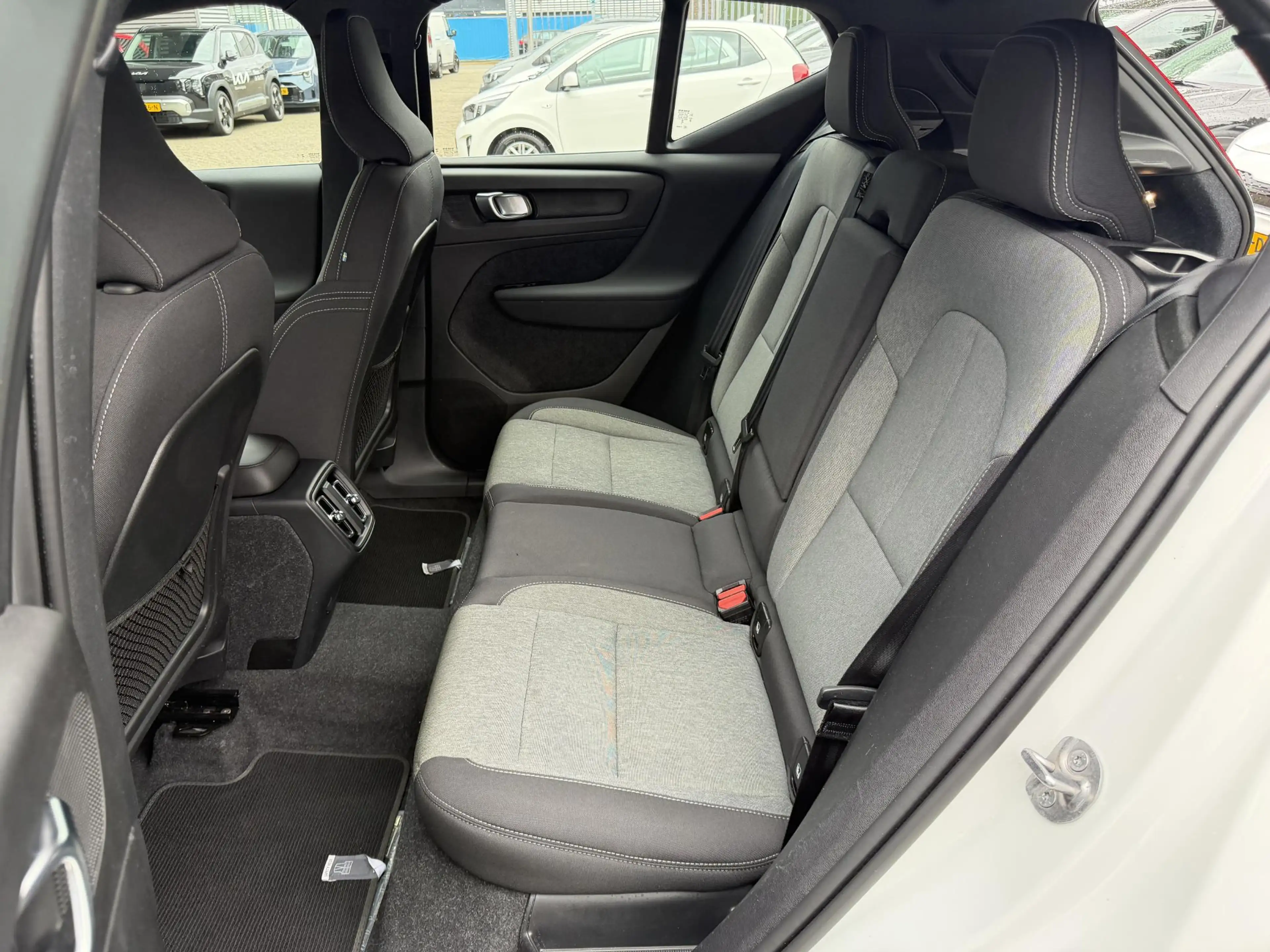 Volvo XC40 2.0 B4 Plus Dark | Trekhaak | Stoelverwarming | Me — photo 11