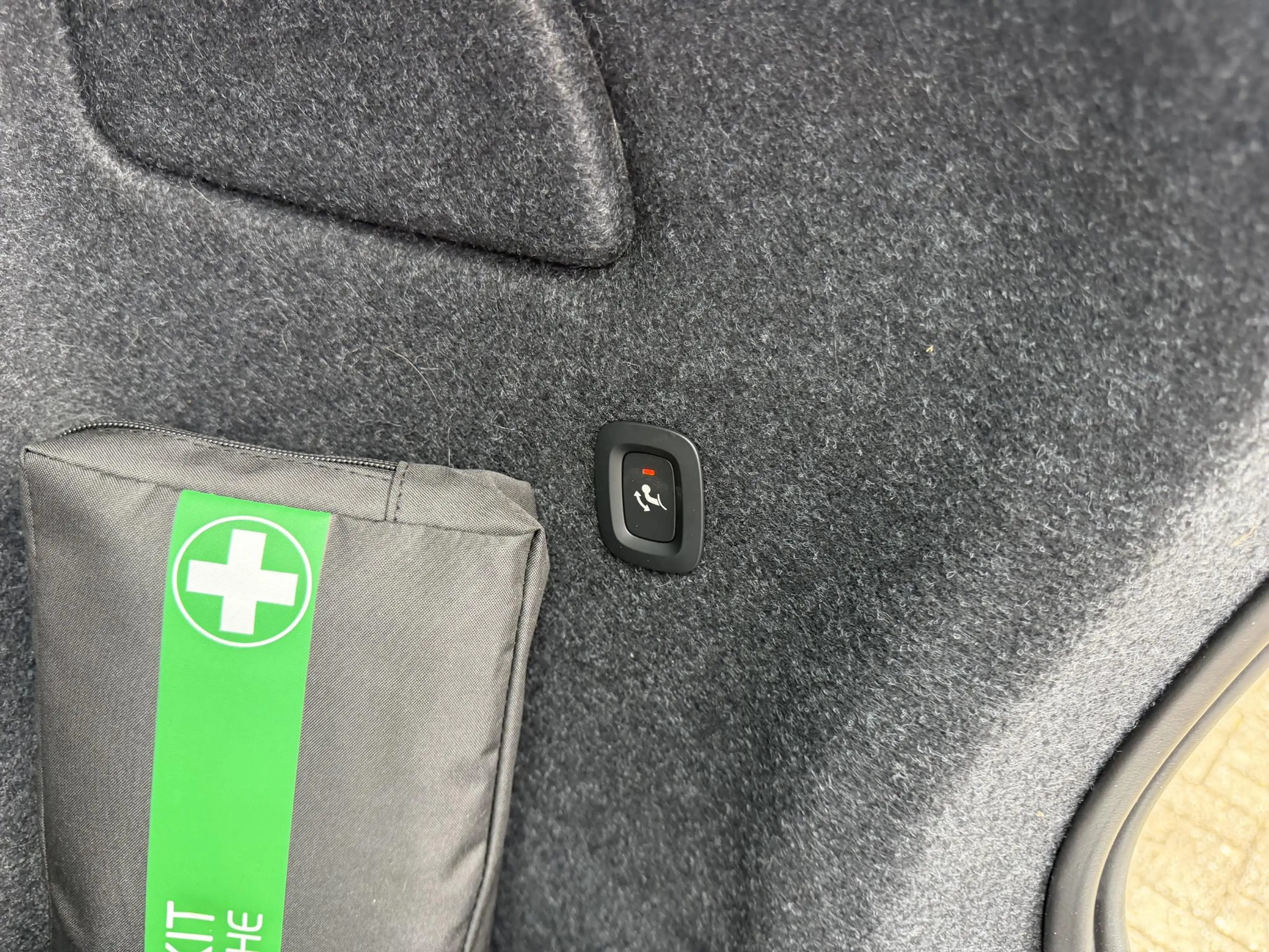 Volvo XC40 2.0 B4 Plus Dark | Trekhaak | Stoelverwarming | Me — photo 15