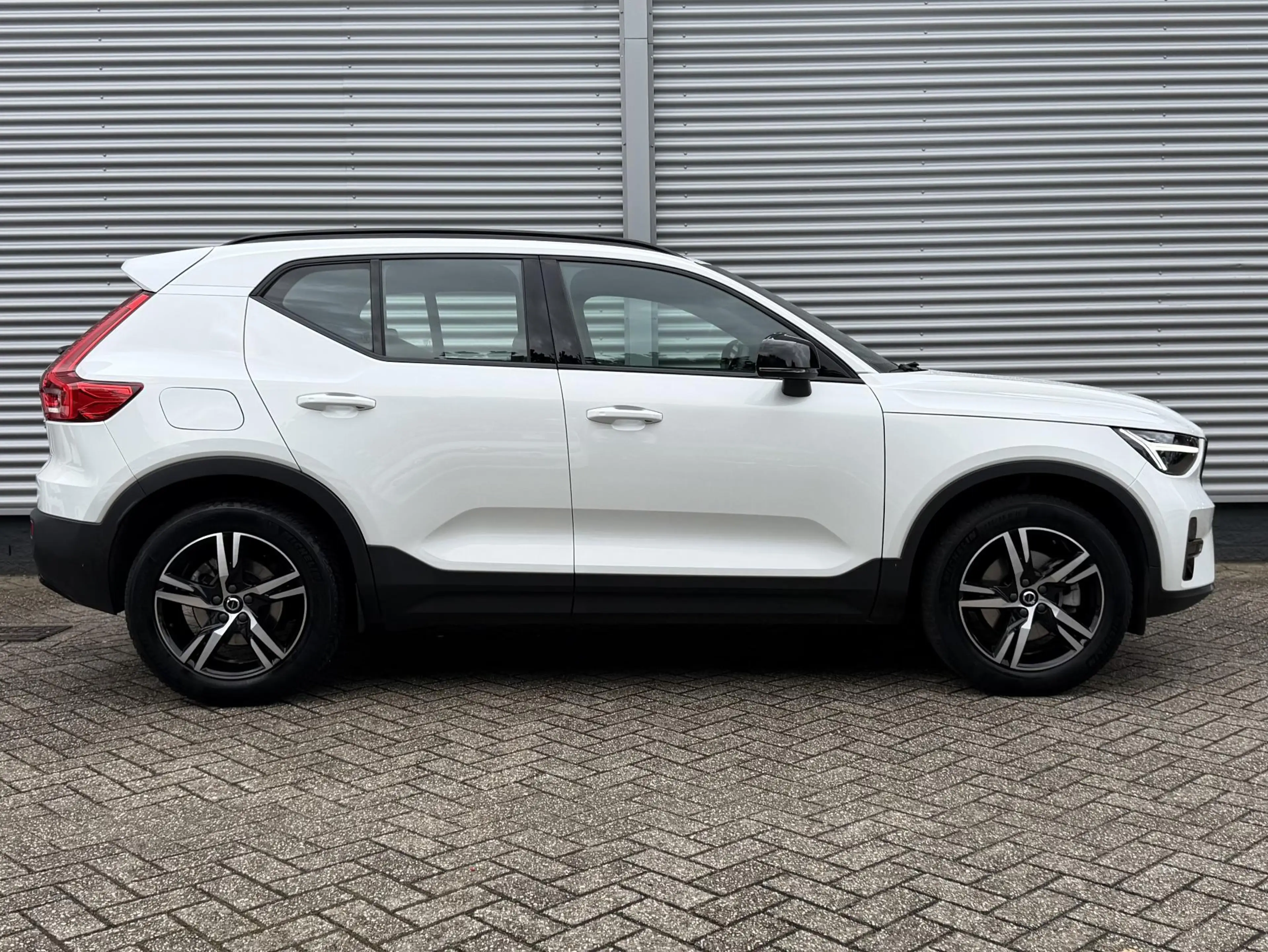 Volvo XC40 2.0 B4 Plus Dark | Trekhaak | Stoelverwarming | Me — photo 7