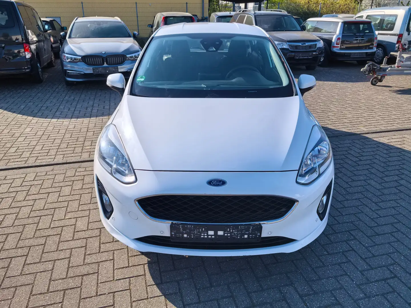 Ford Fiesta Cool, MOTORSCHADEN !!! Weiß - 2