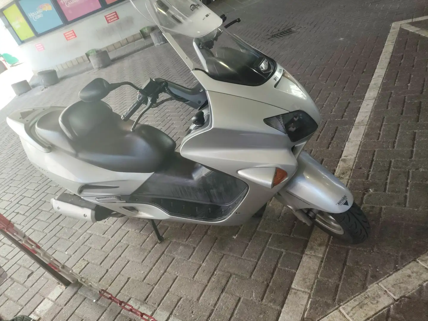 Honda Jazz 250 Motorscooter Silber - 2