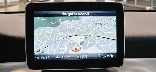 Mercedes-Benz Gla view 14