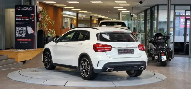 Mercedes-Benz Gla view 6
