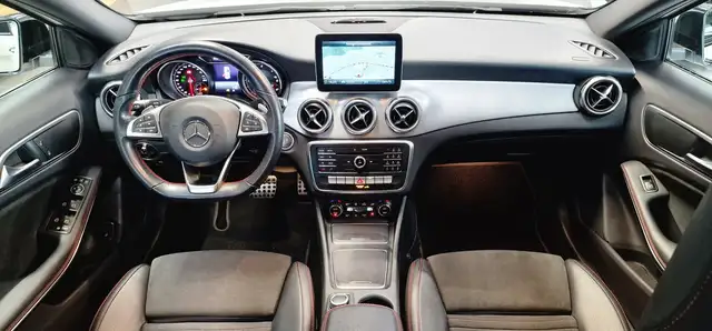 Mercedes-Benz Gla view 11