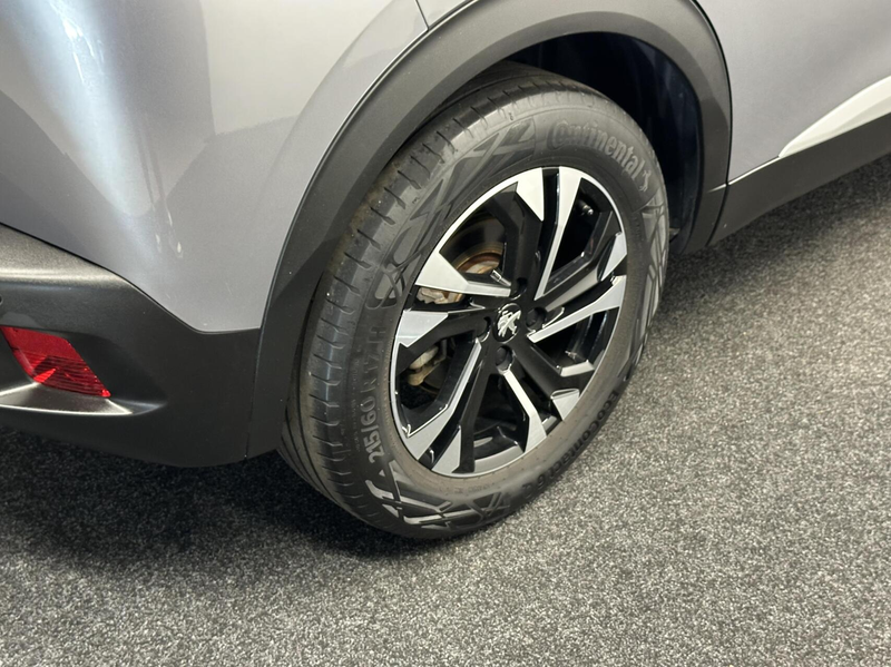 Peugeot e-2008 EV Allure Pack 50 kWh 3 FASE CAMERA ECC CRUISE CAR — photo 11