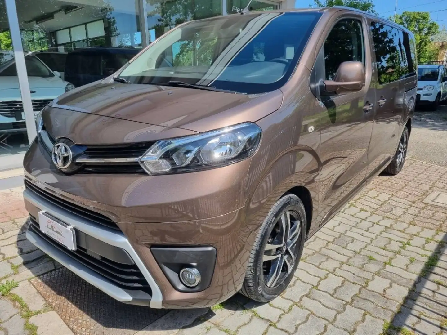 Toyota Proace II Verso 2.0d 150cv S&S L1 Lounge 5p 9p Brun - 1