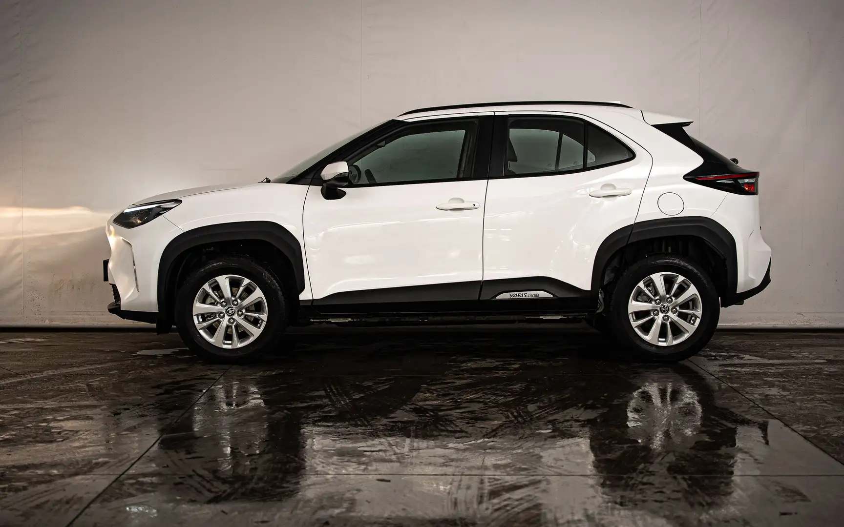 Toyota Yaris Cross Hybrid 1.5i VVT-i Dynamic E-CVT Wit - 2