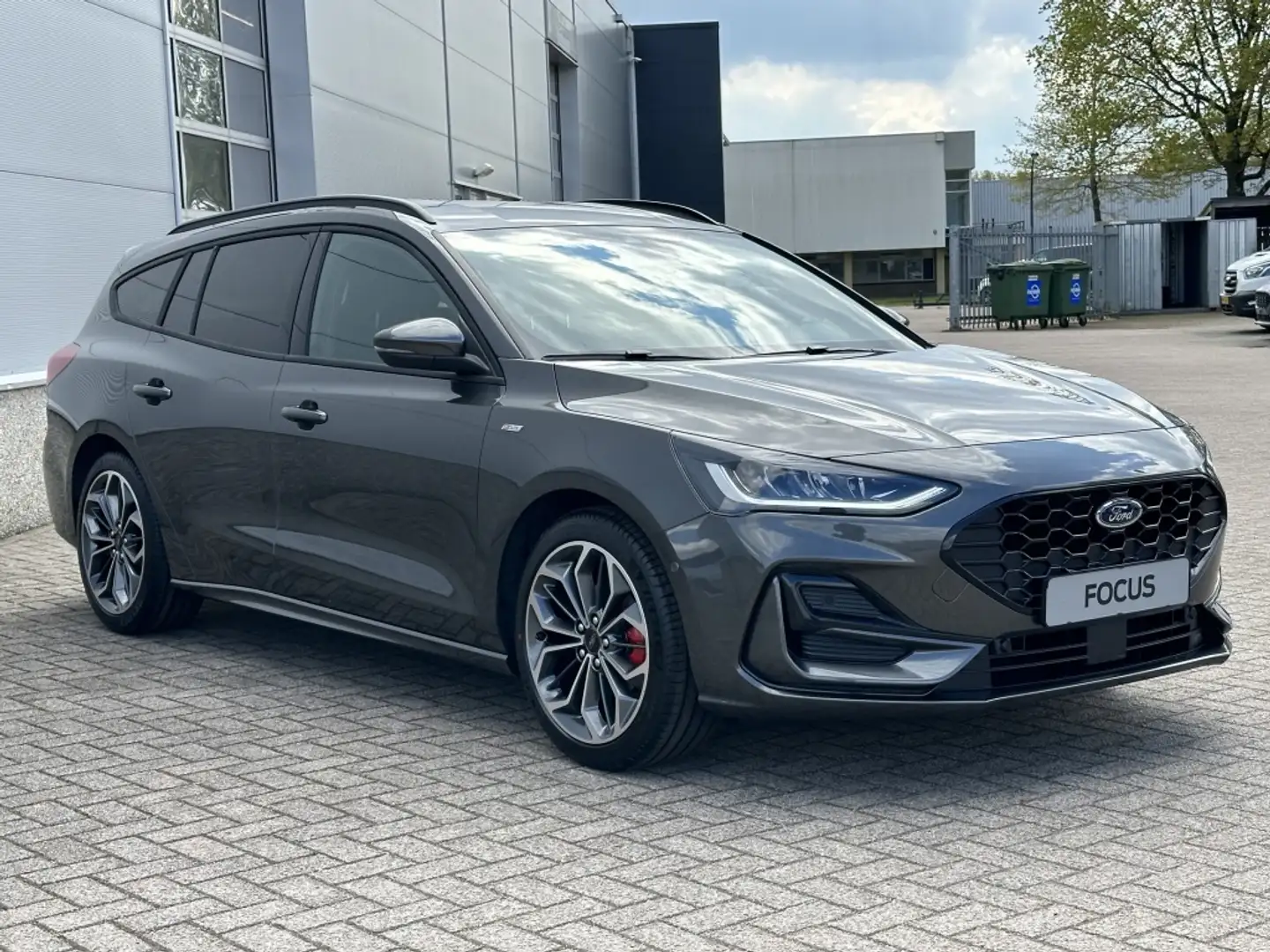 Ford Focus Wagon 1.0 EBH STLine X Driverpack | 18inch | Winte Grijs - 2