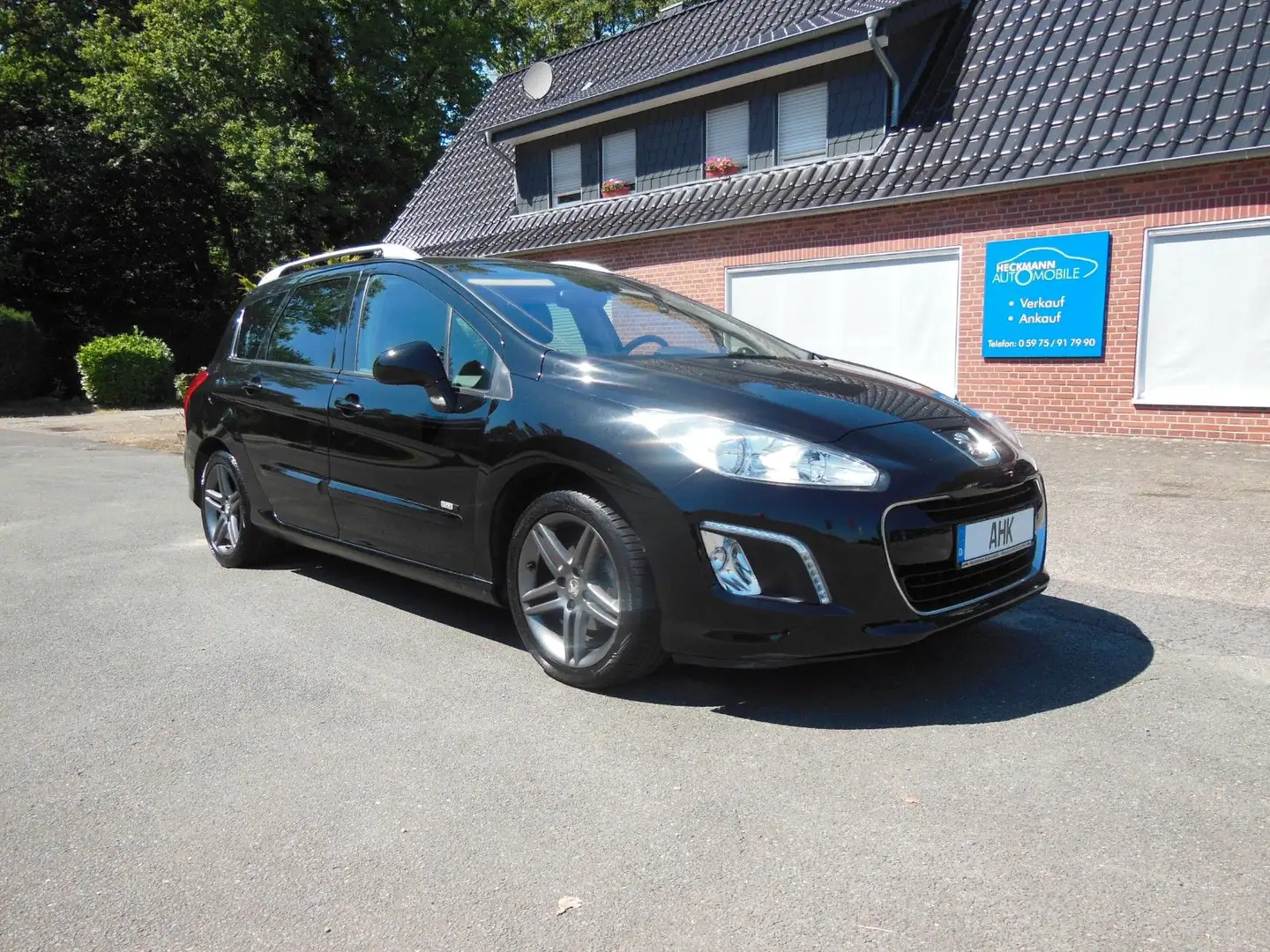 Peugeot 308 SW Style AHK/NAVI/BT/PANORAMADACH/2xPDC/17" Zwart - 1