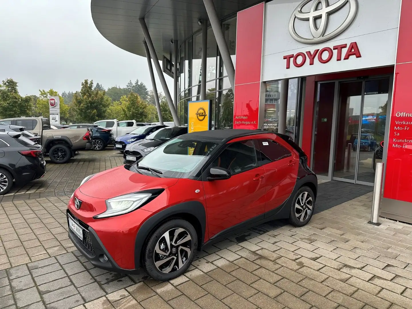Toyota Aygo X 1,0 Air Teamplayer, APPLE, LED, KAMERA Червоний - 2