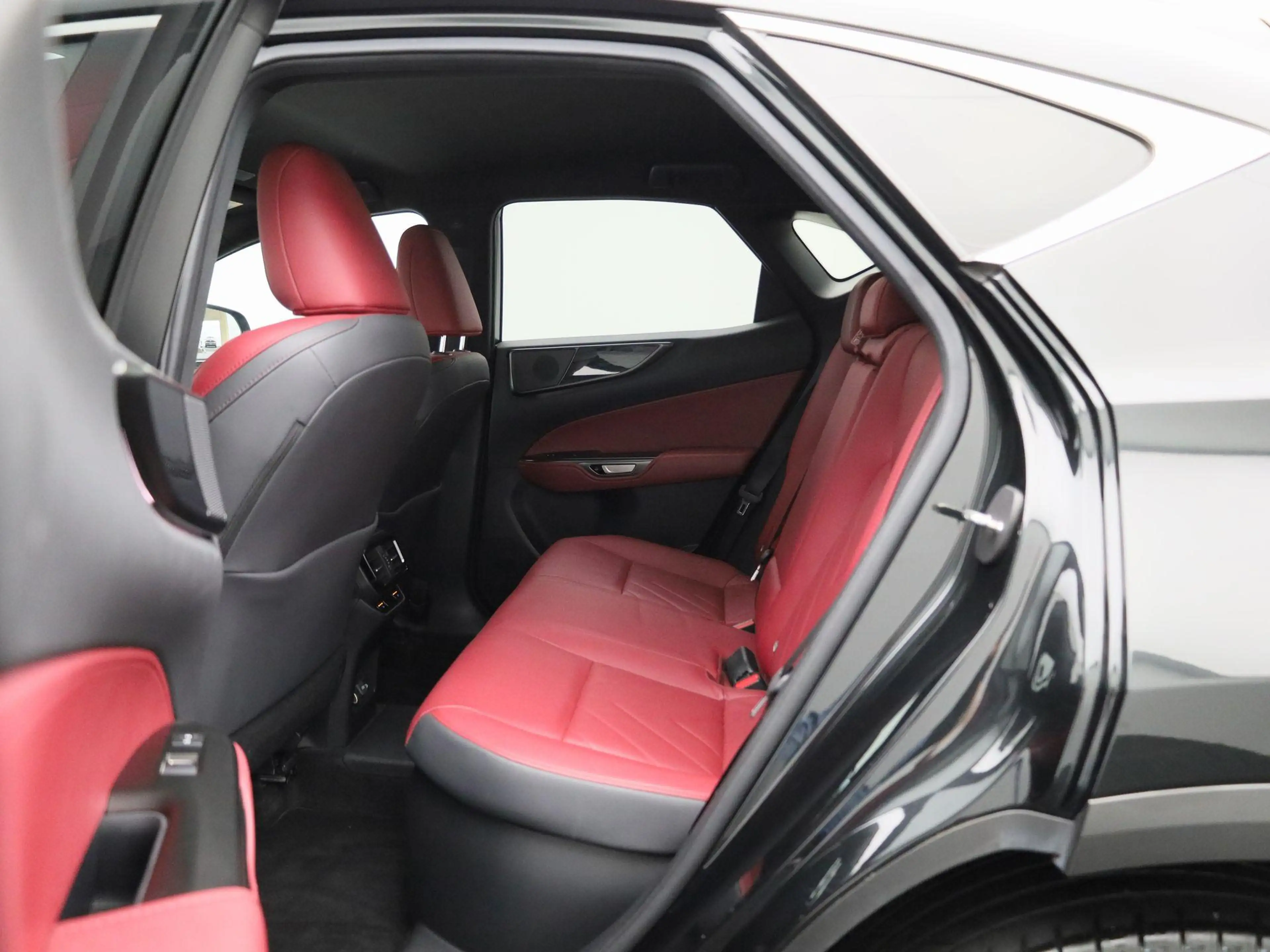 Lexus NX 450h+ NX Executive Line 4x4 ZETELVERWARMING - EN KOELING — photo 10