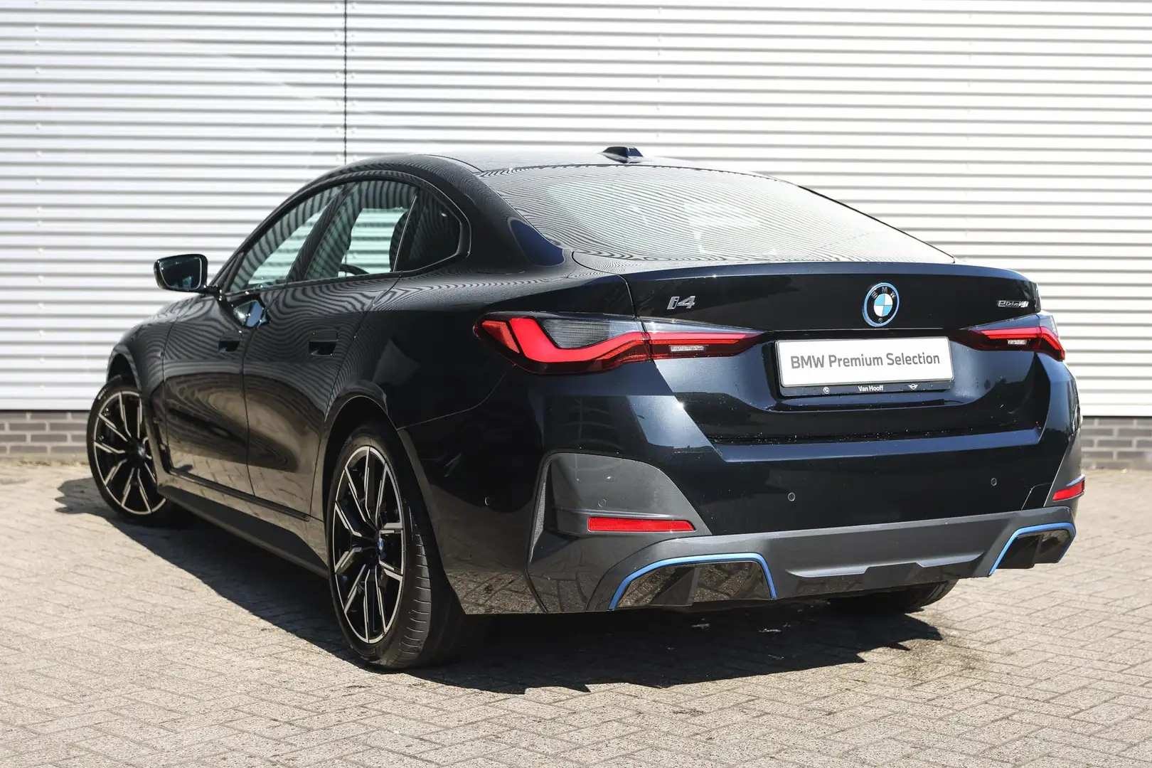 BMW i4 eDrive40 M Sport / Parking Assistant / Widescreen Noir - 2