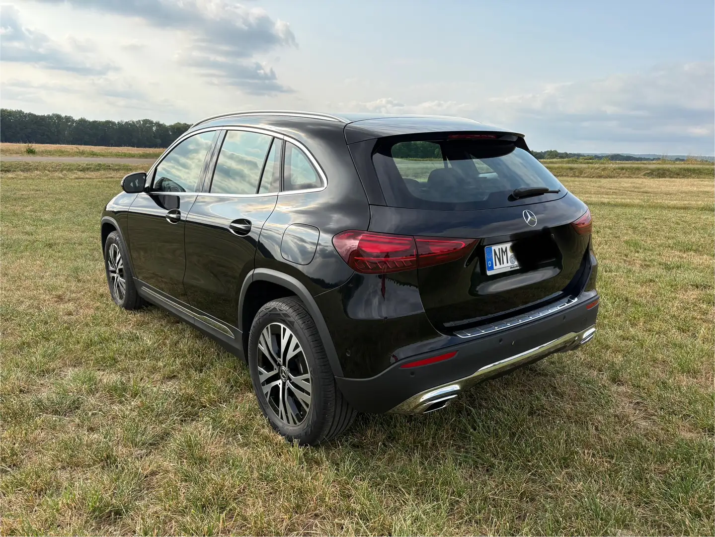 Mercedes-Benz GLA 220 GLA 220 d 4Matic,  AHK, Junge Sterne Garantie 4/27 Negru - 2