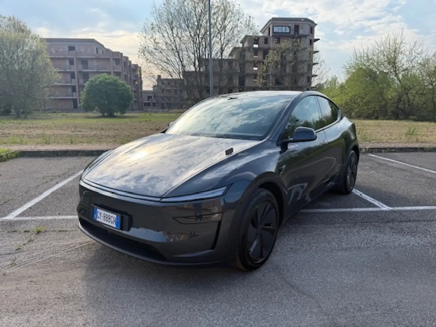 Tesla Model Y Model Y Long Range awd Modello 2025 Promo Grigio - 1