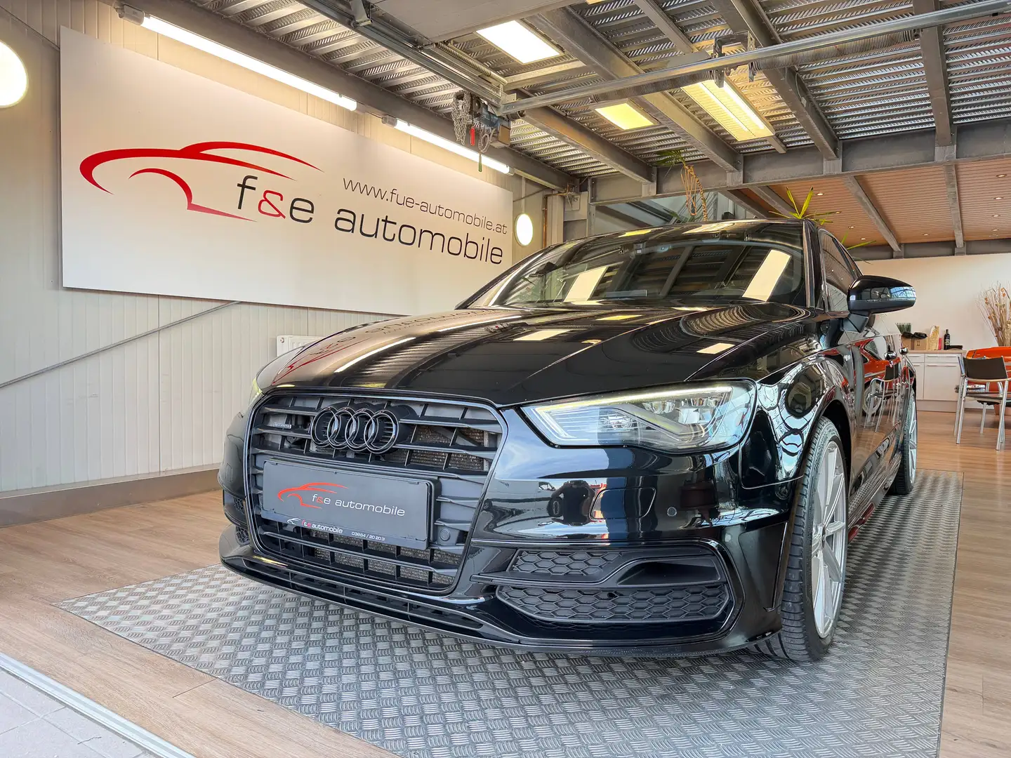 Audi A3 Sportback 2.0 TDI Sport quattro Schwarz - 1