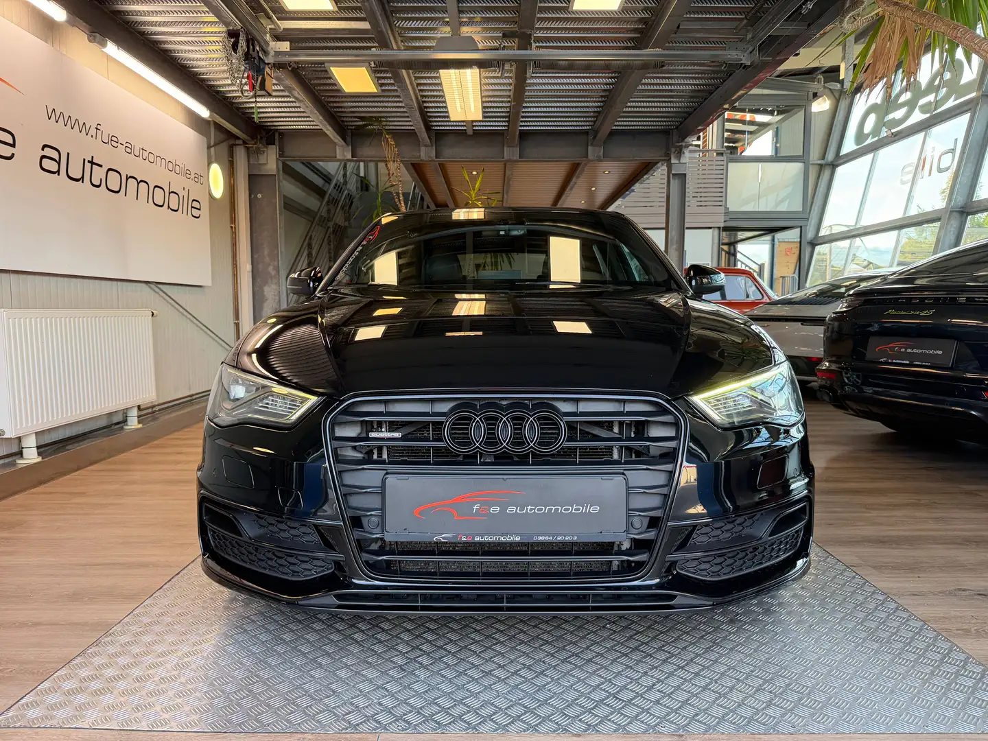 Audi A3 Sportback 2.0 TDI Sport quattro Schwarz - 2