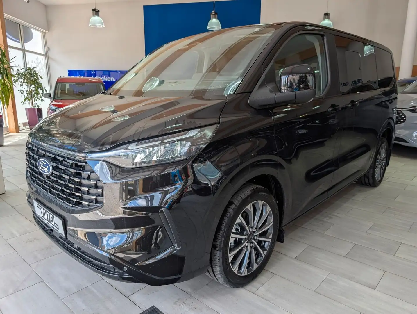 Ford Tourneo Custom 2.0 L Titanium + Schwarz - 1