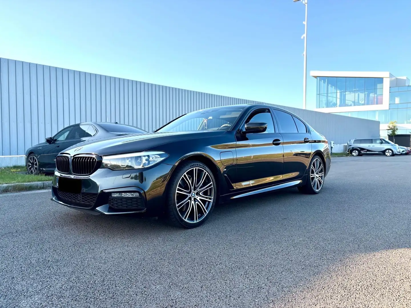 BMW Active Hybrid 5 530e iPerformance - 1
