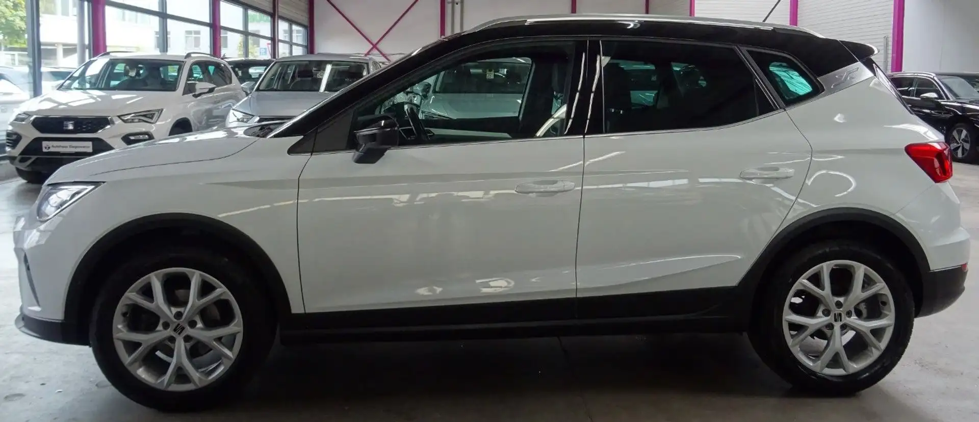 SEAT Arona ARONA FR 1.0 TSI*DIGI*ACC*CAM*FLA*SHA*PLA*LED* Weiß - 2