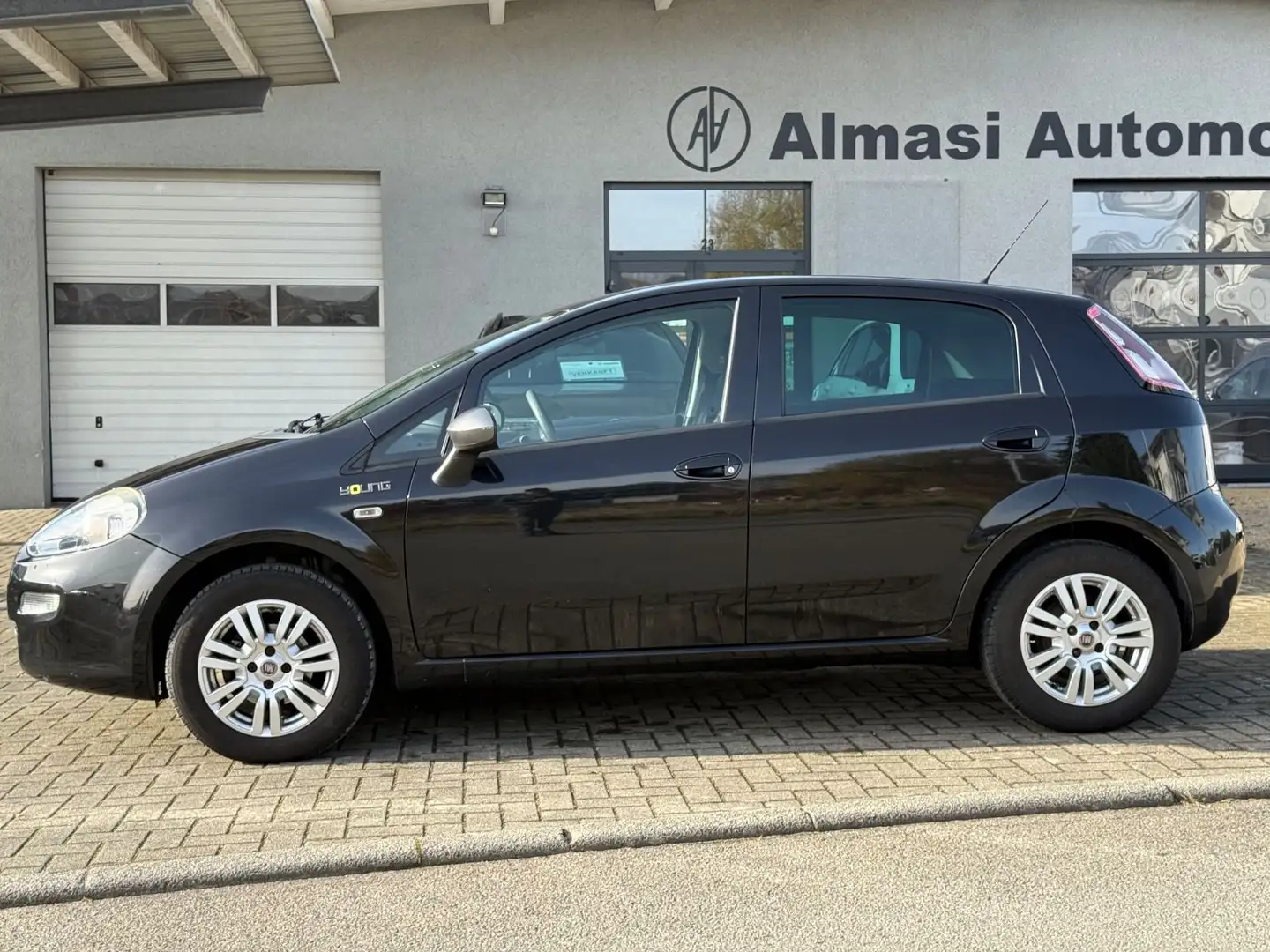 Fiat Punto Young/ Garantie/TÜV NEU/ 8-fach Räder - 2