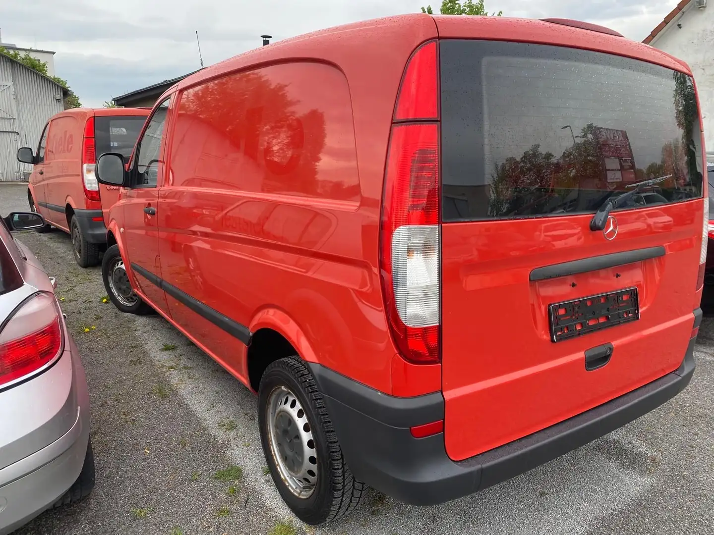 Mercedes-Benz Vito 111 CDI kompakt ~Klima~09/2025~ Rouge - 2