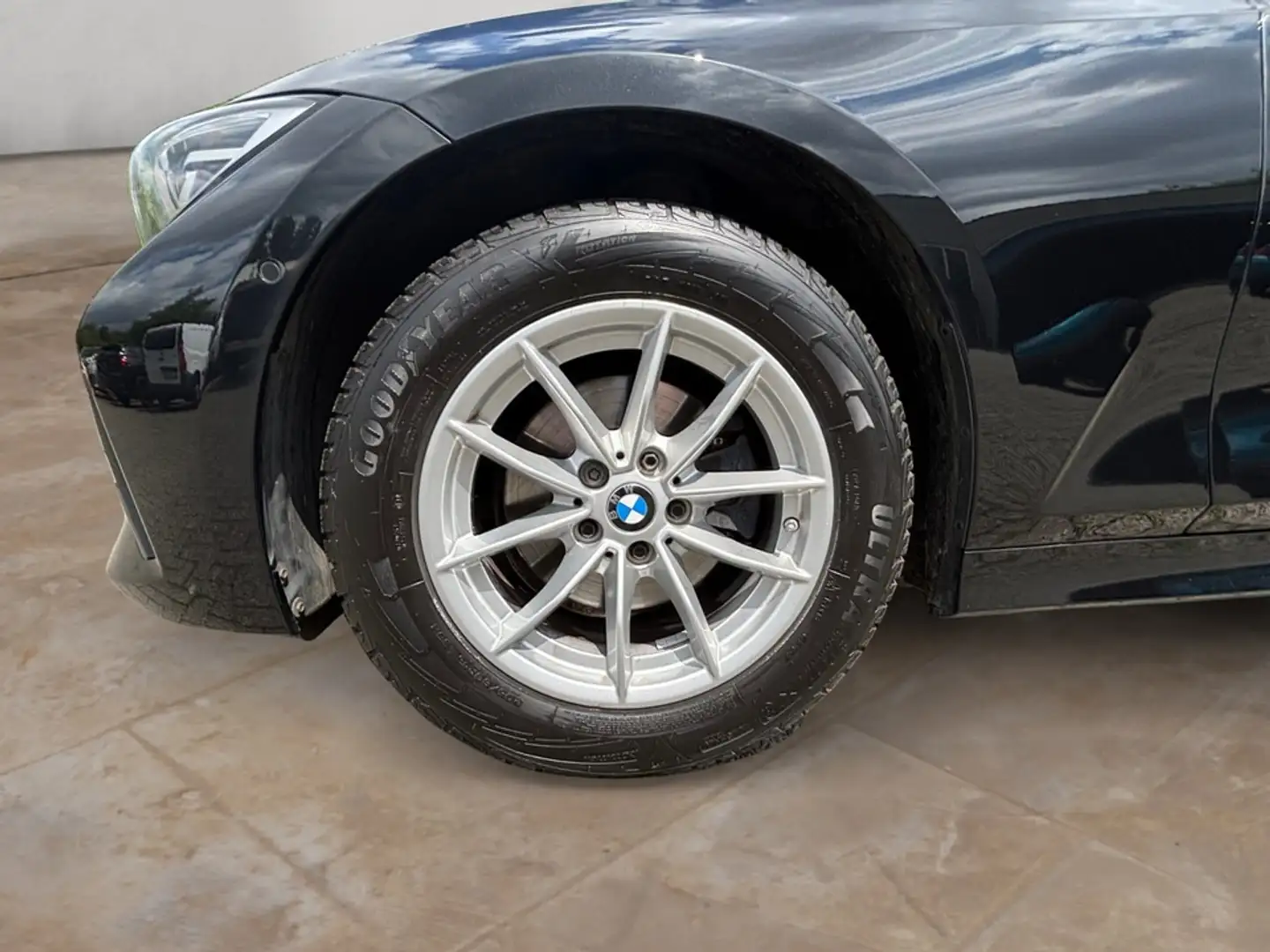 BMW 320 d Touring Sport Line + GARANTIE Schwarz - 2