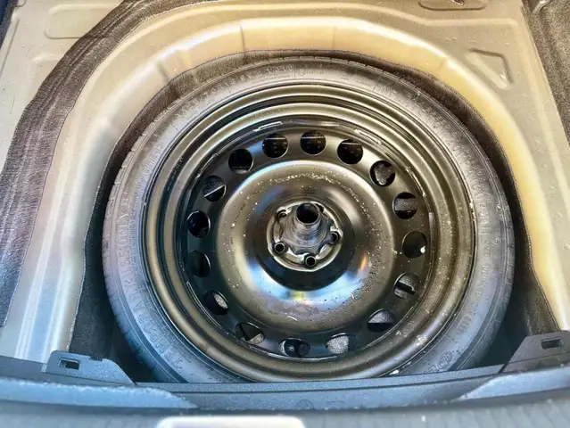 Volkswagen Taigo view 9