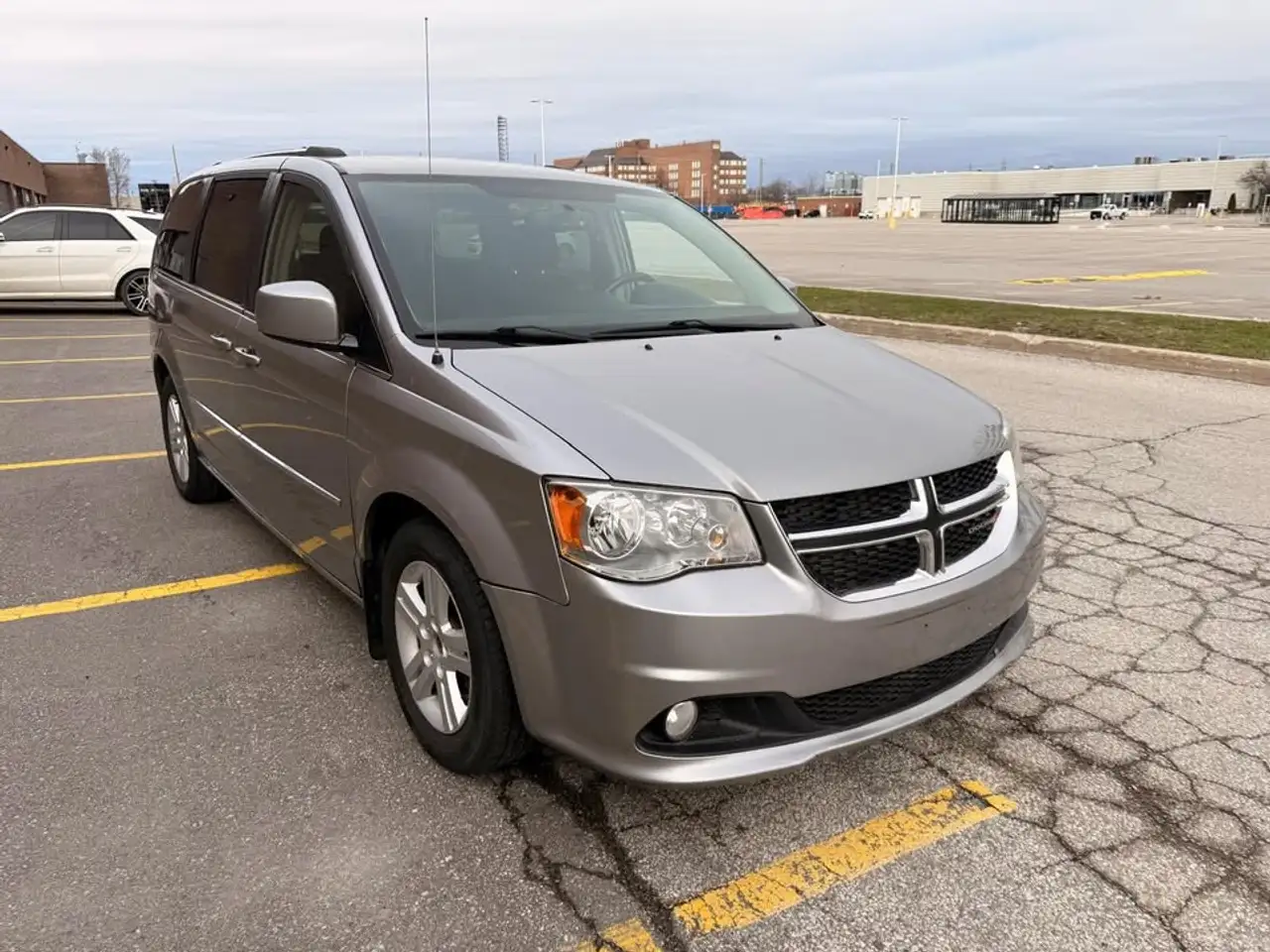 Dodge Grand Caravan снимка Dodge Grand Caravan