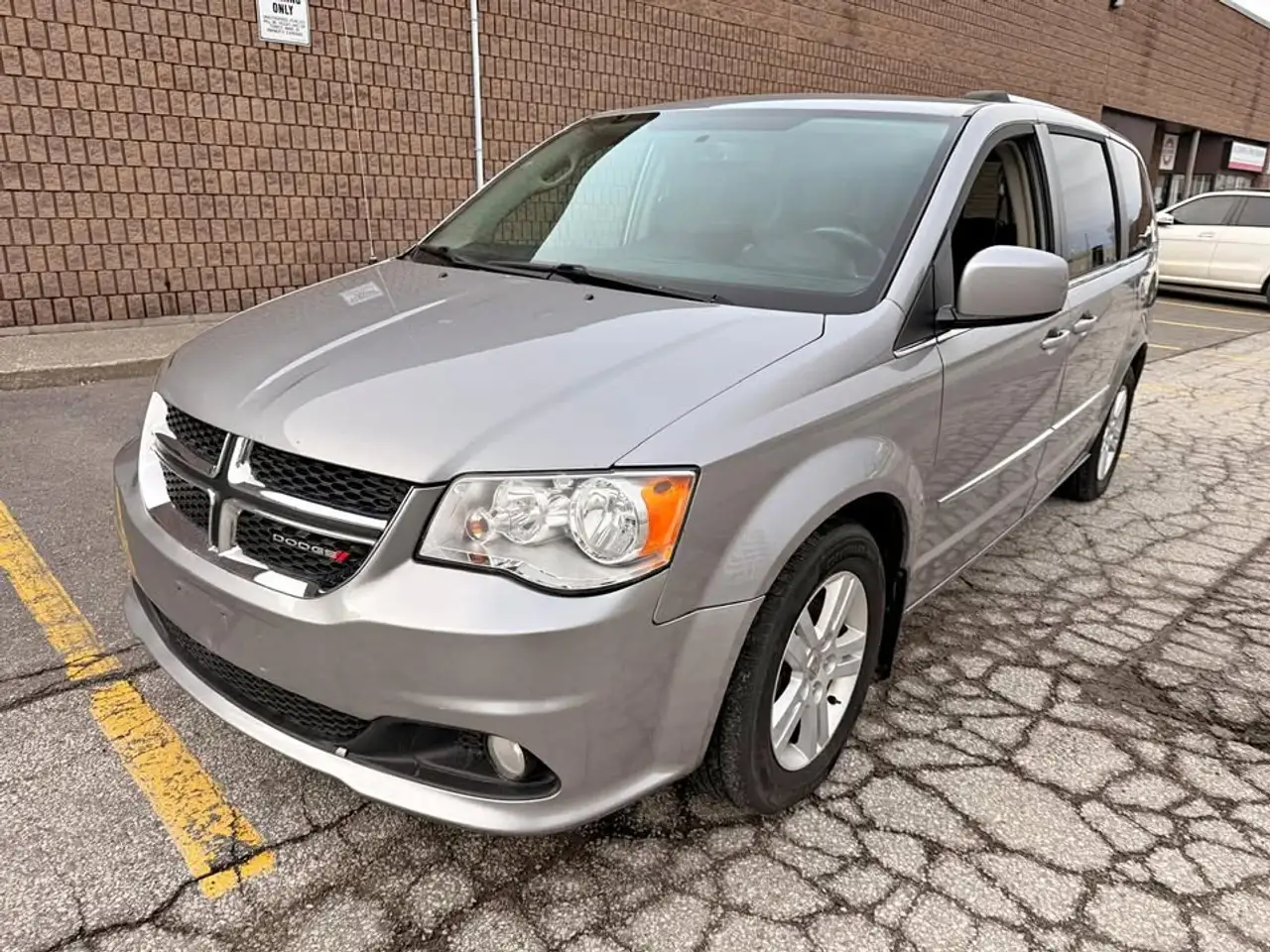 Dodge Grand Caravan снимка Dodge Grand Caravan