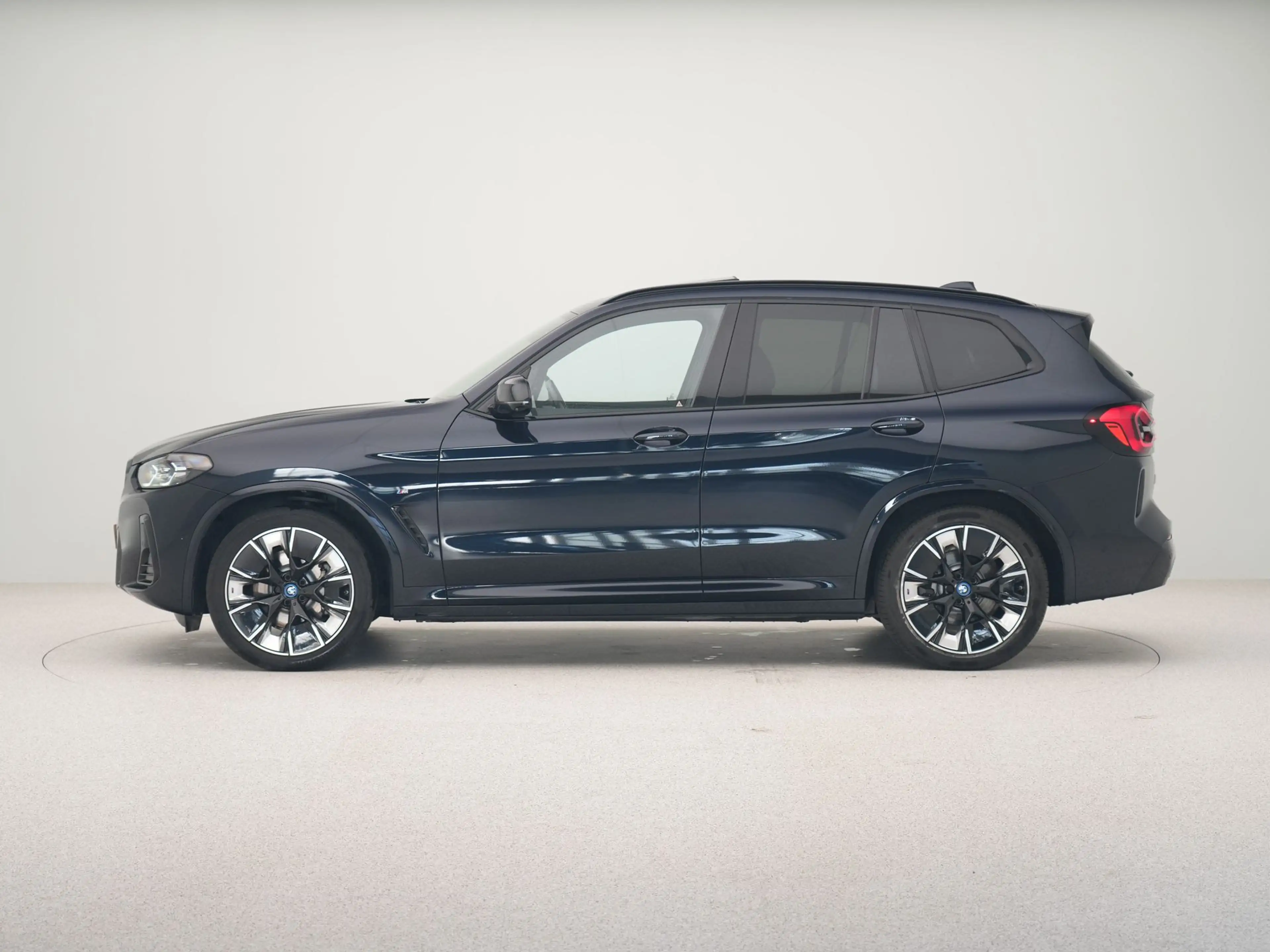BMW iX3 High Executive Edition 80 kWh — photo 11