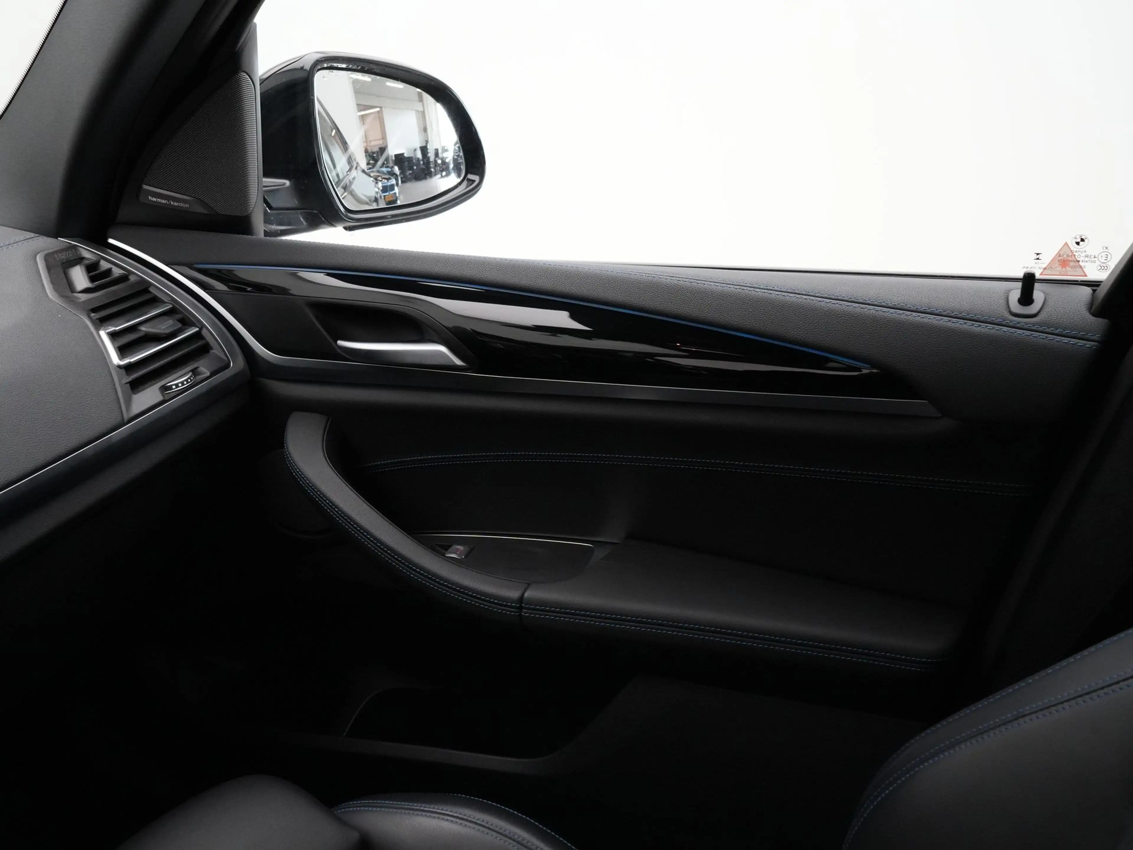 BMW iX3 High Executive Edition 80 kWh — photo 13