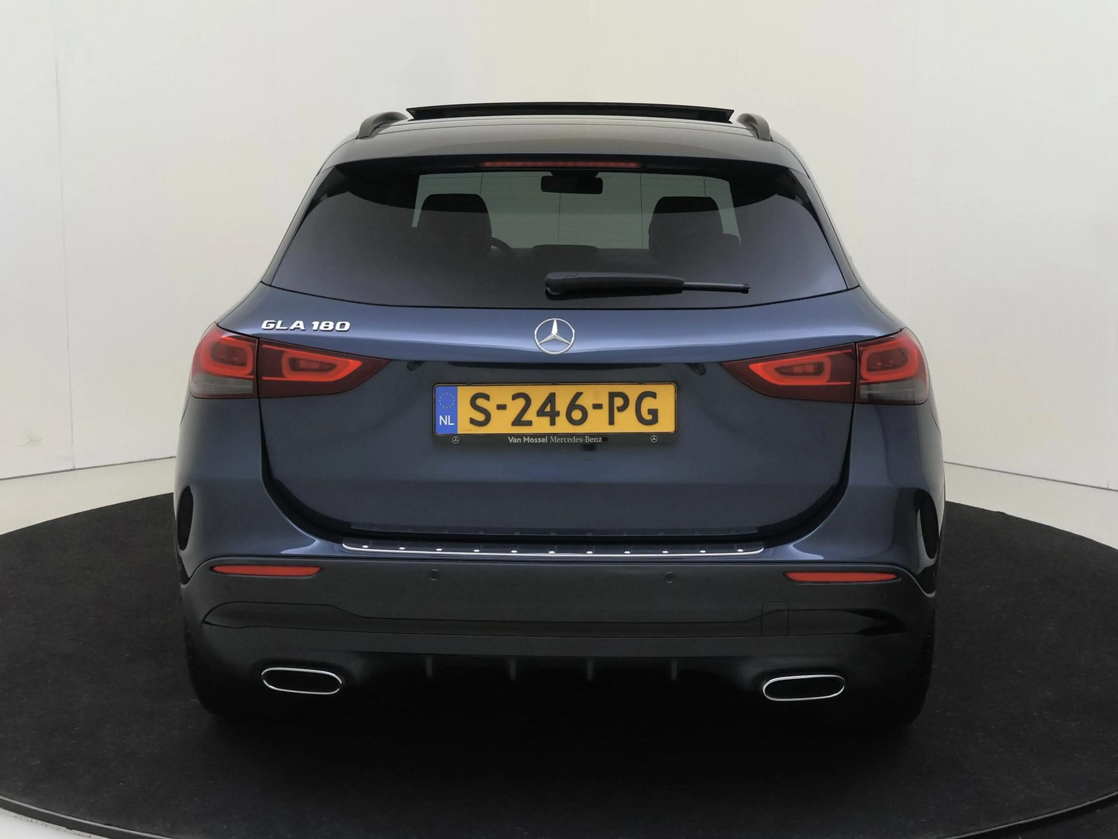 Mercedes-Benz GLA 180 Business Solution AMG — photo 7