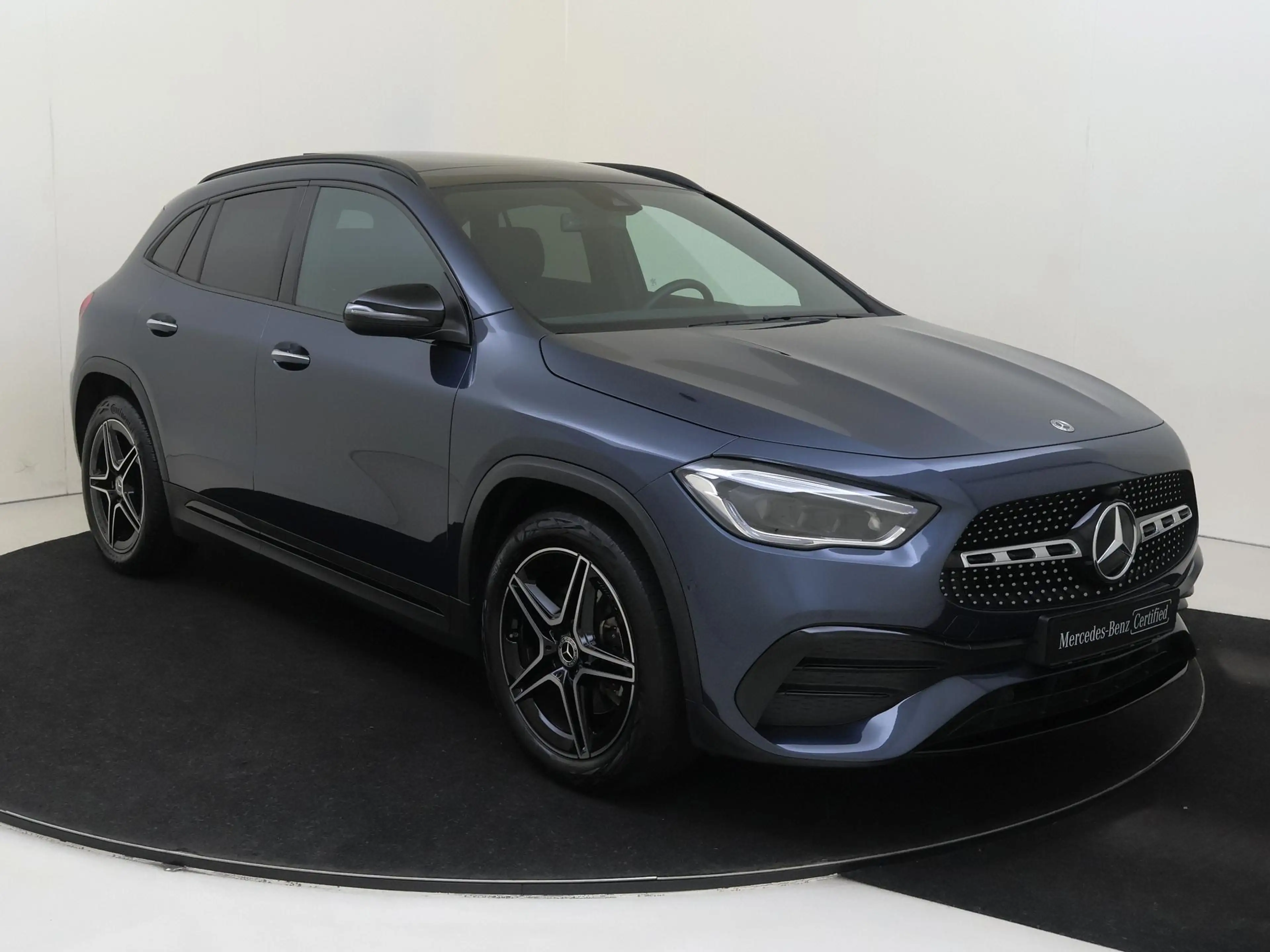 Mercedes-Benz GLA 180 Business Solution AMG — photo 2