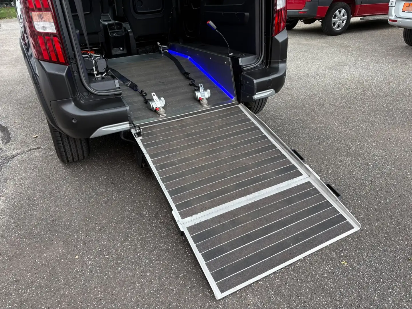 Peugeot Rifter Allure L1 Behindertengerecht Automatik Mavi - 1