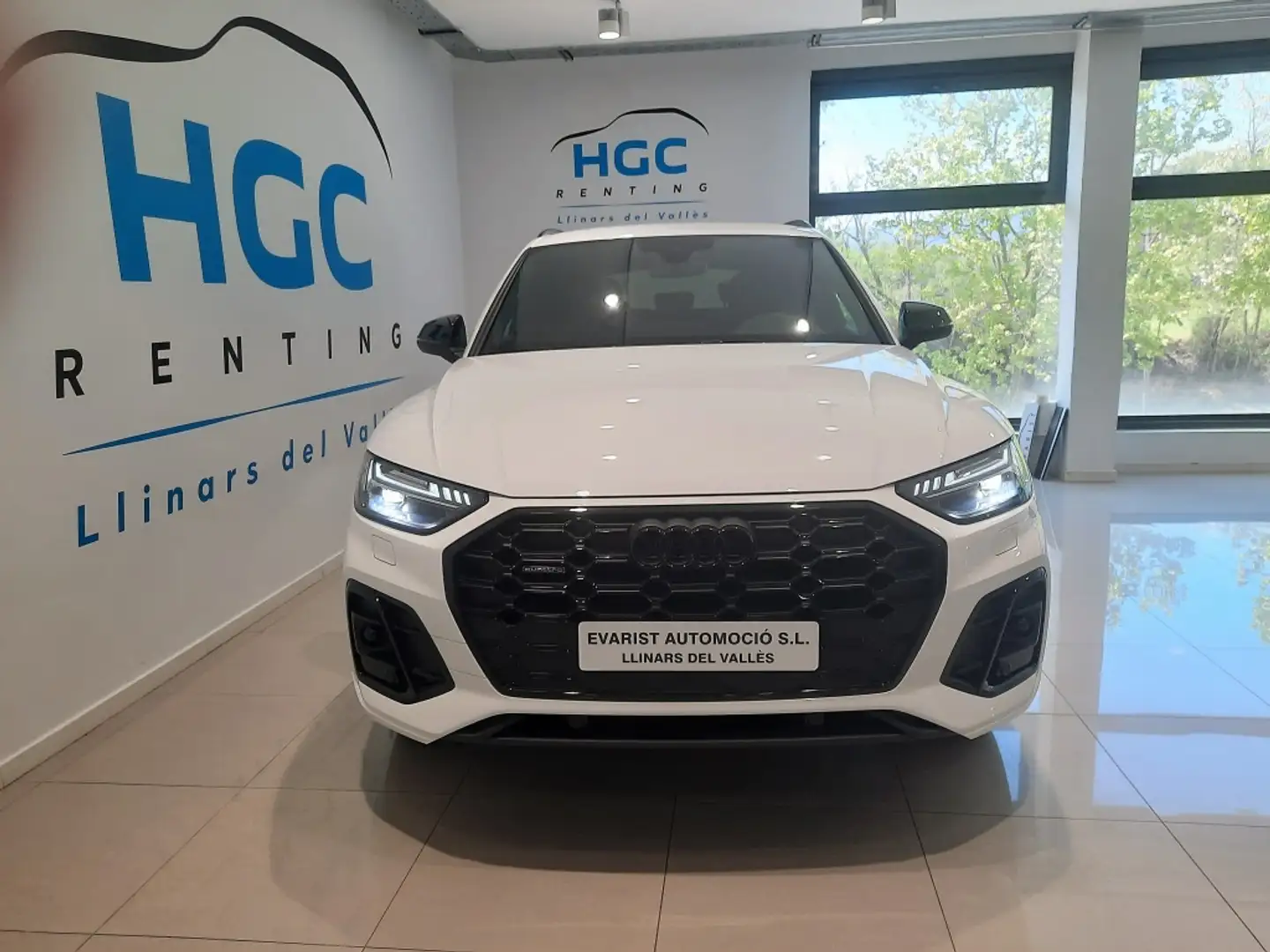 Audi Q5 40 TDI quattro-ultra Black line S tronic 150kW Blanco - 2