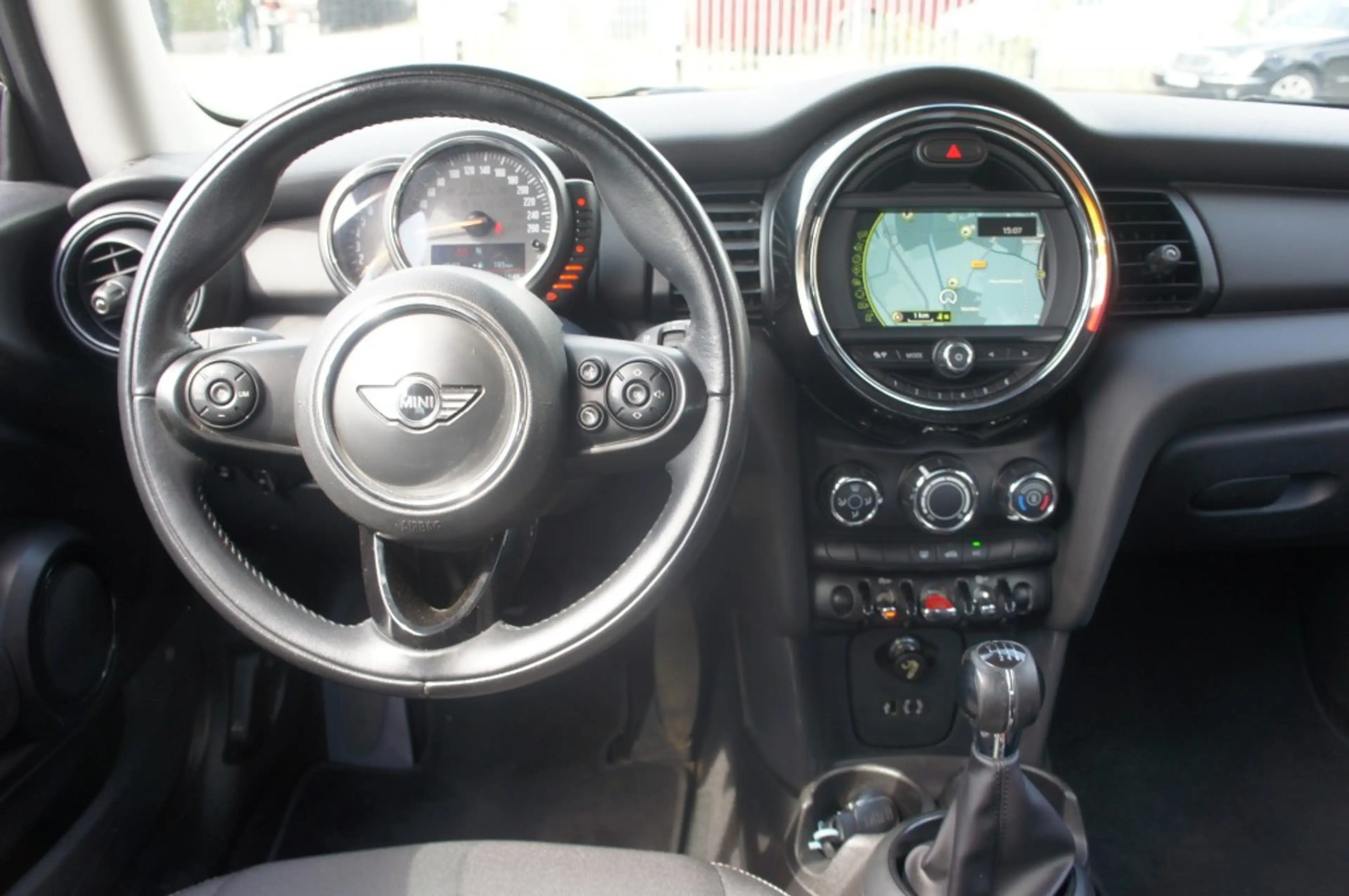 MINI One 1.2 ONE SALT BNS. 1eEIG NAVI/CRUISE/KEYLESS START — photo 8