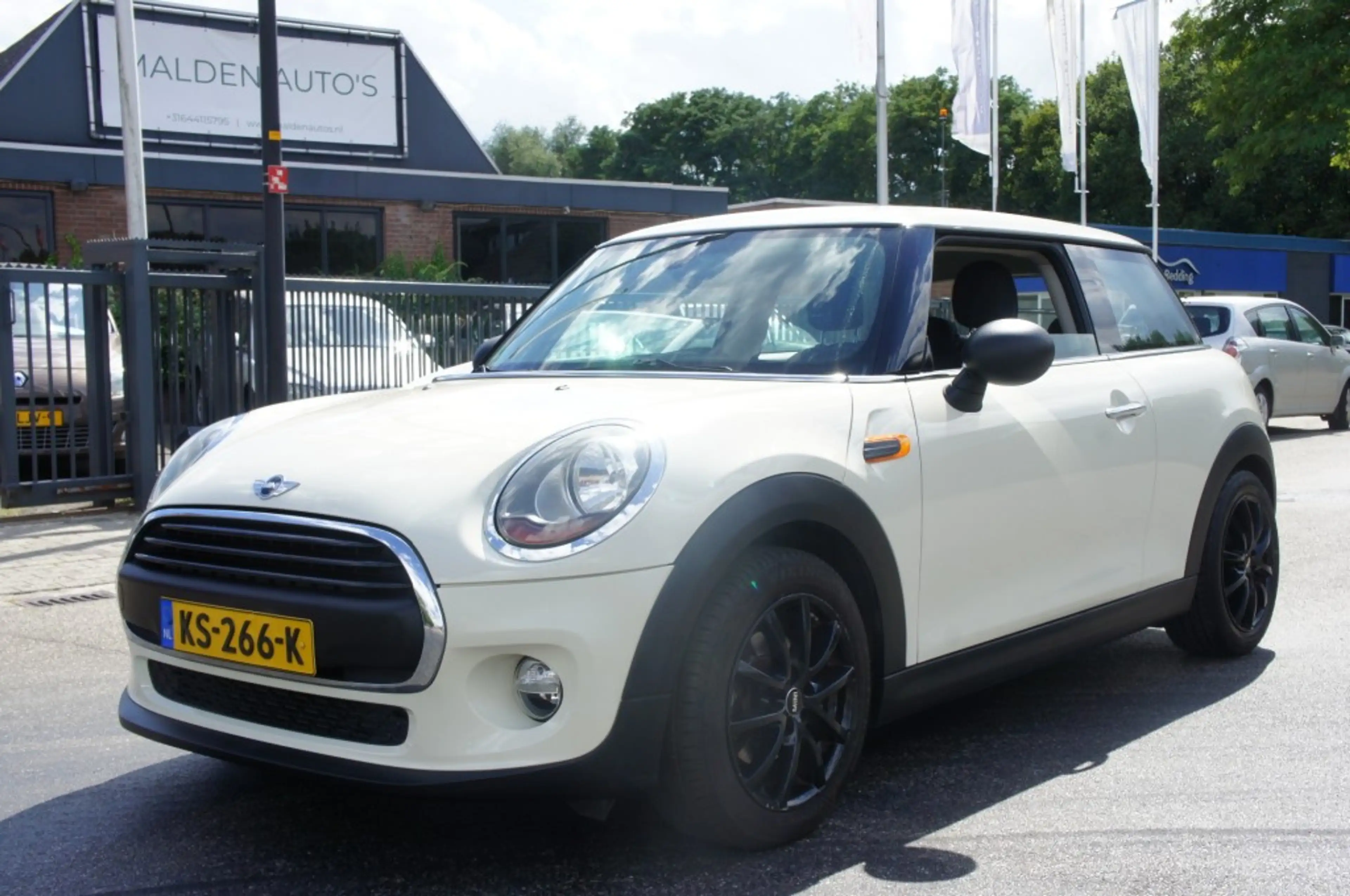 MINI One 1.2 ONE SALT BNS. 1eEIG NAVI/CRUISE/KEYLESS START