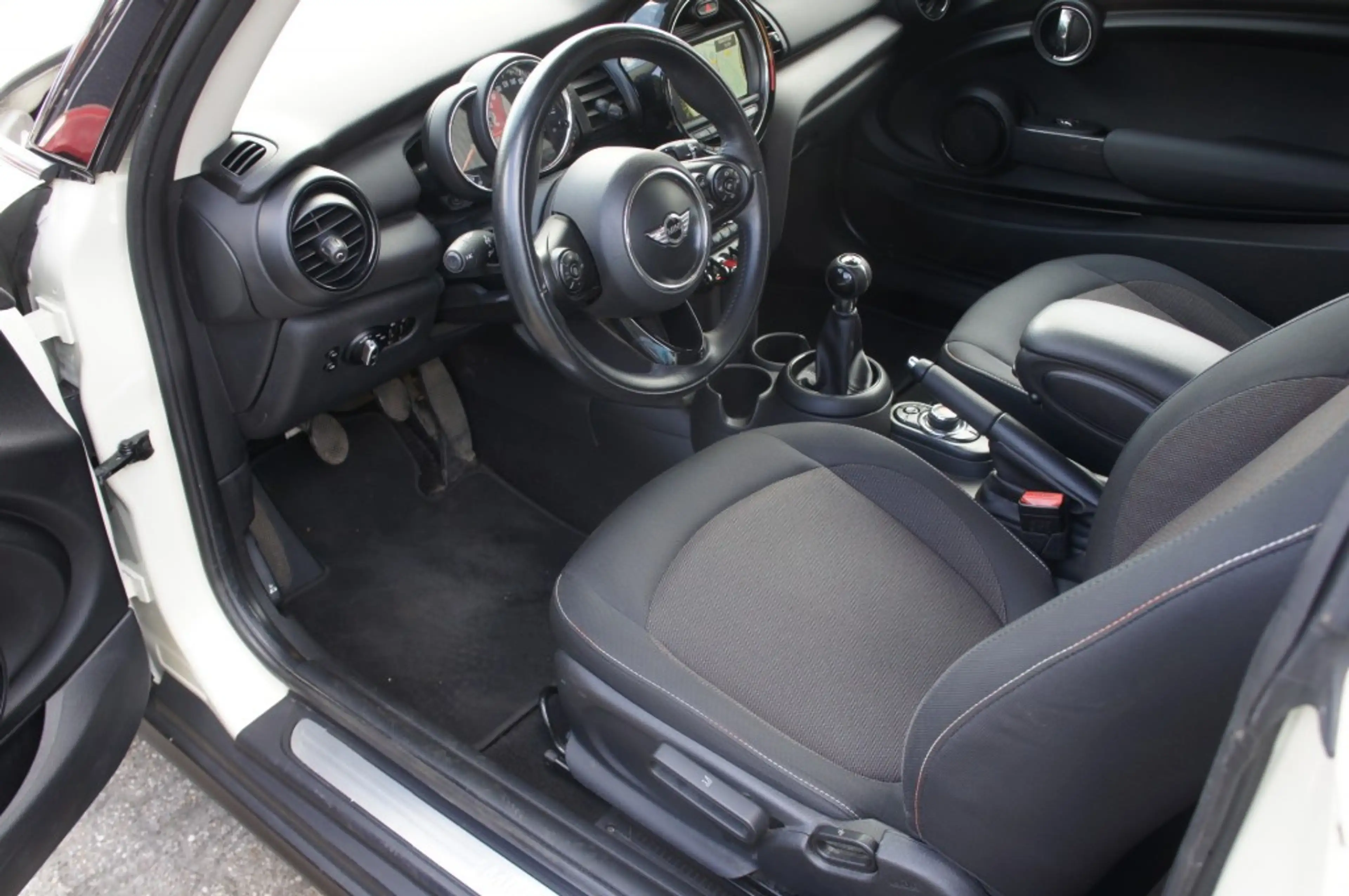 MINI One 1.2 ONE SALT BNS. 1eEIG NAVI/CRUISE/KEYLESS START — photo 9