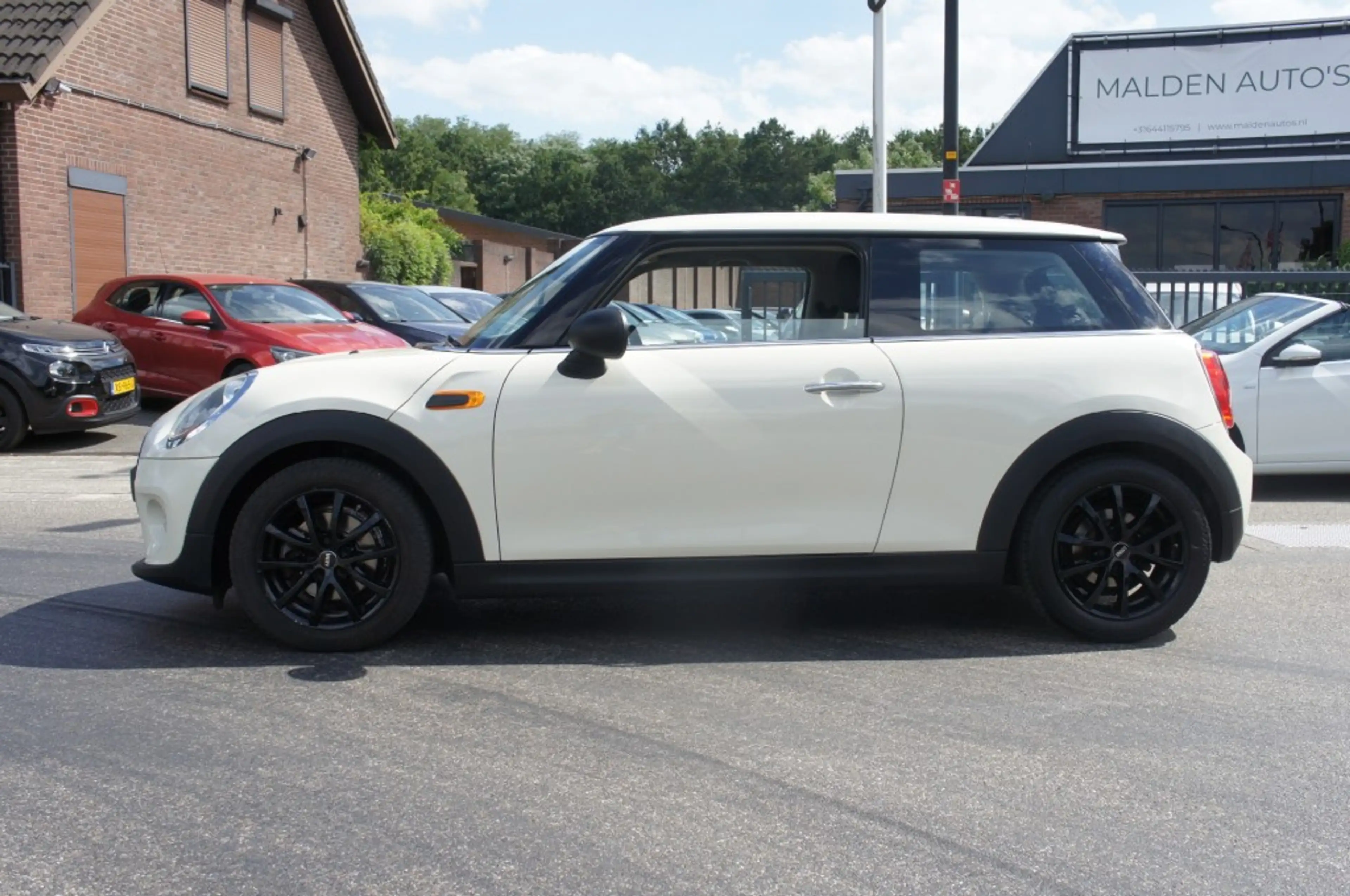 MINI One 1.2 ONE SALT BNS. 1eEIG NAVI/CRUISE/KEYLESS START — photo 2