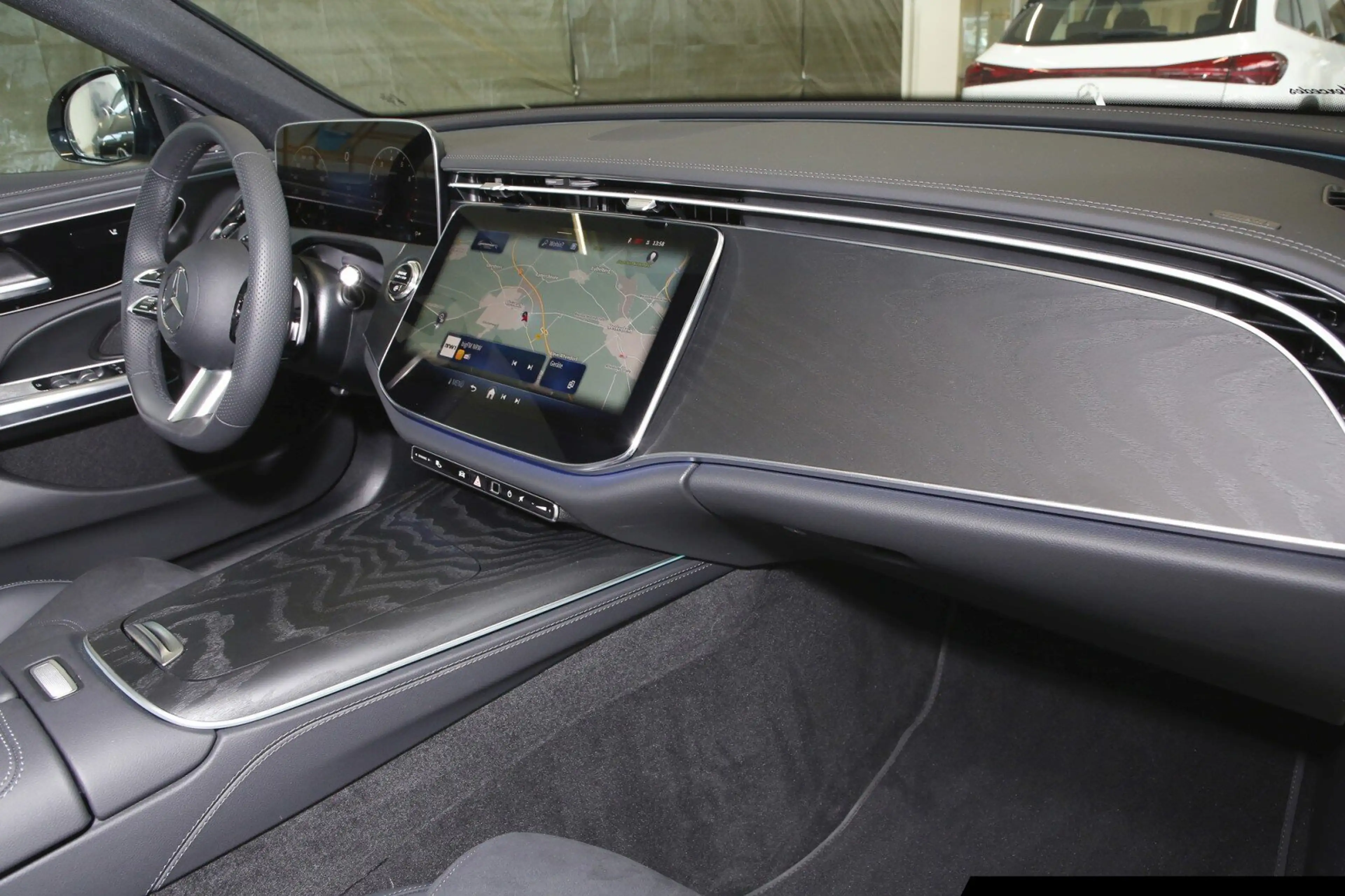 Mercedes-Benz E 200 E 200 T AMG Night/Pano/AHK/Totw./LED/ — photo 7