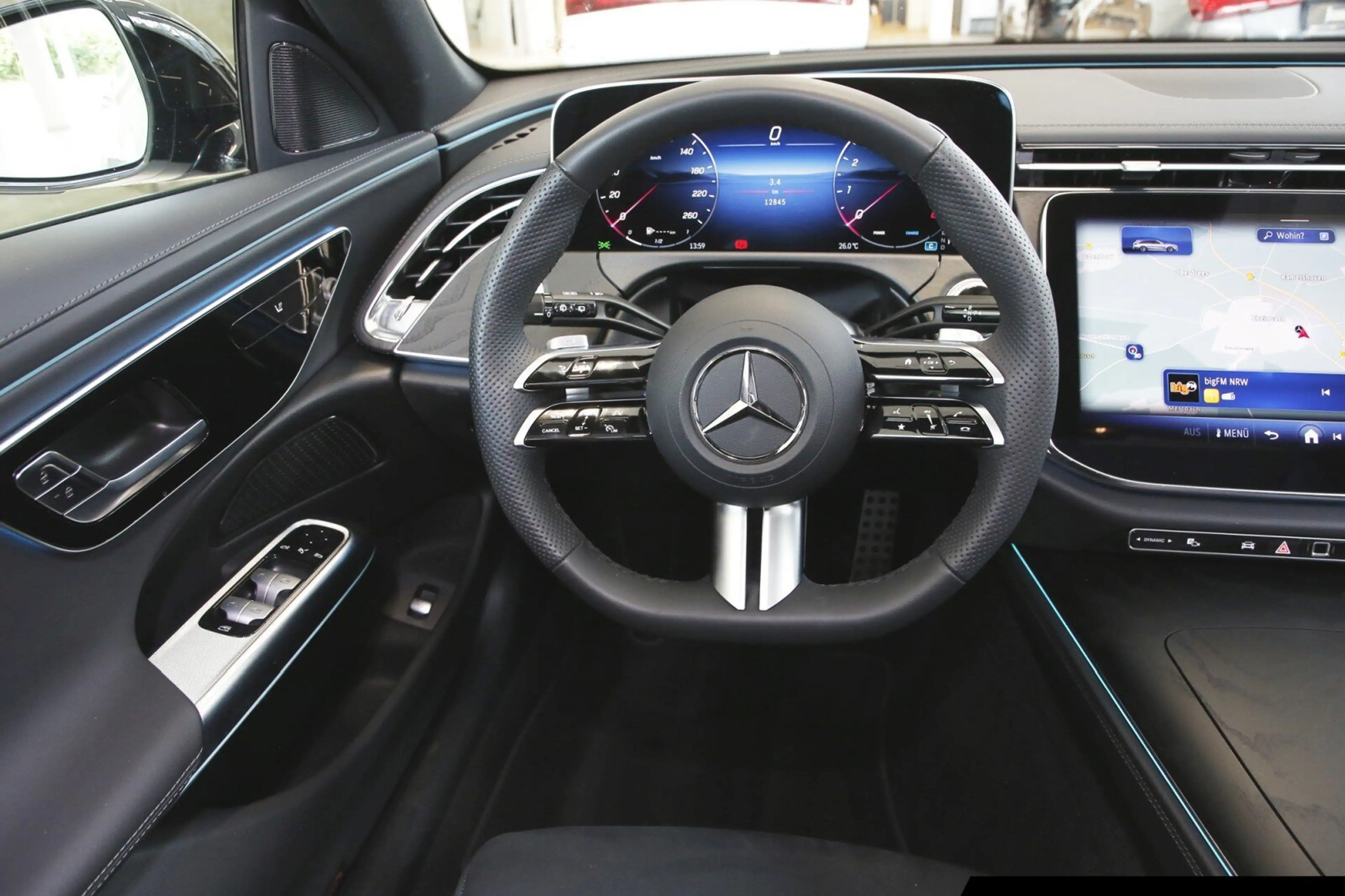 Mercedes-Benz E 200 E 200 T AMG Night/Pano/AHK/Totw./LED/ — photo 12