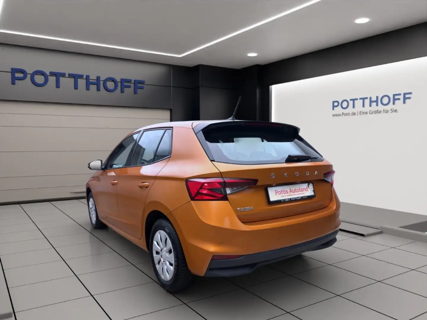 Skoda Fabia 1.0 MPI AMBITION LED PDC KLIMA Oranje - 2