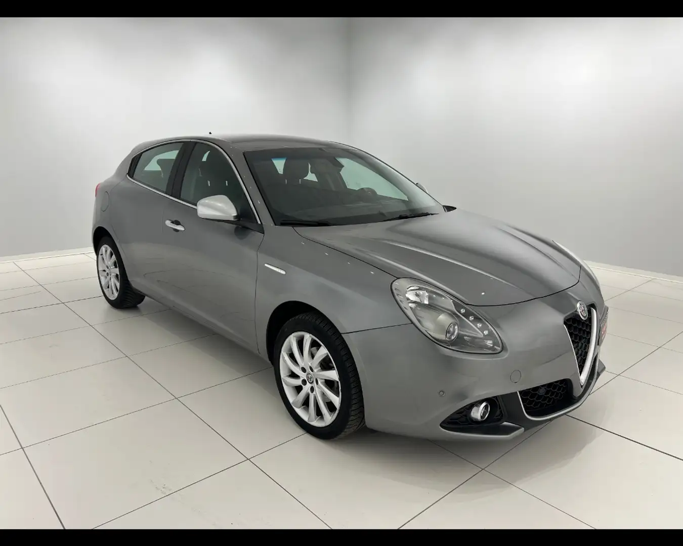 Alfa Romeo Giulietta 1.6 JTDm Ti Grey - 1